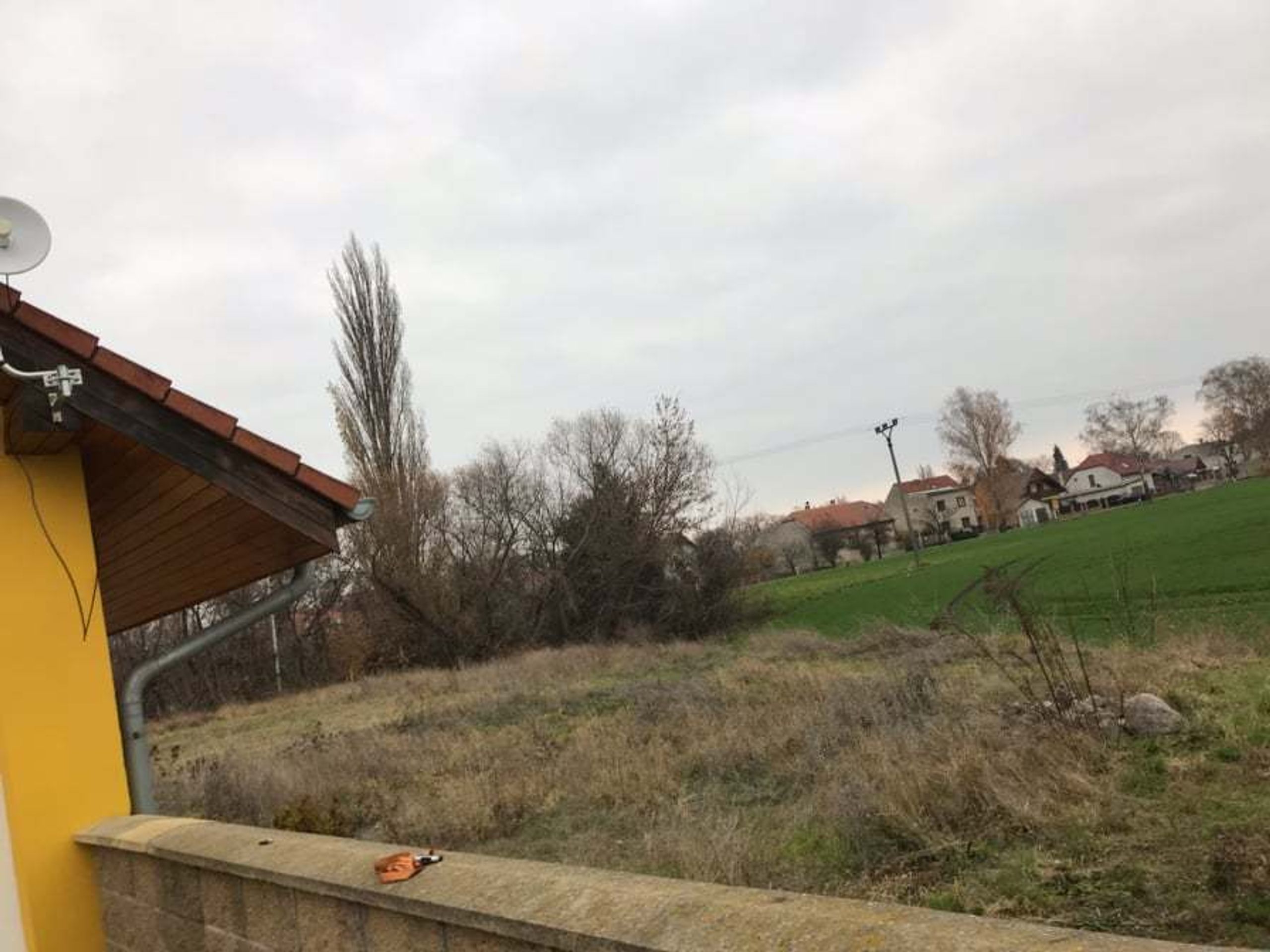 Vykradená benzínka v Bobnici - 1 - GALERIE: Vykradená benzínka v Bobnici (1/5)