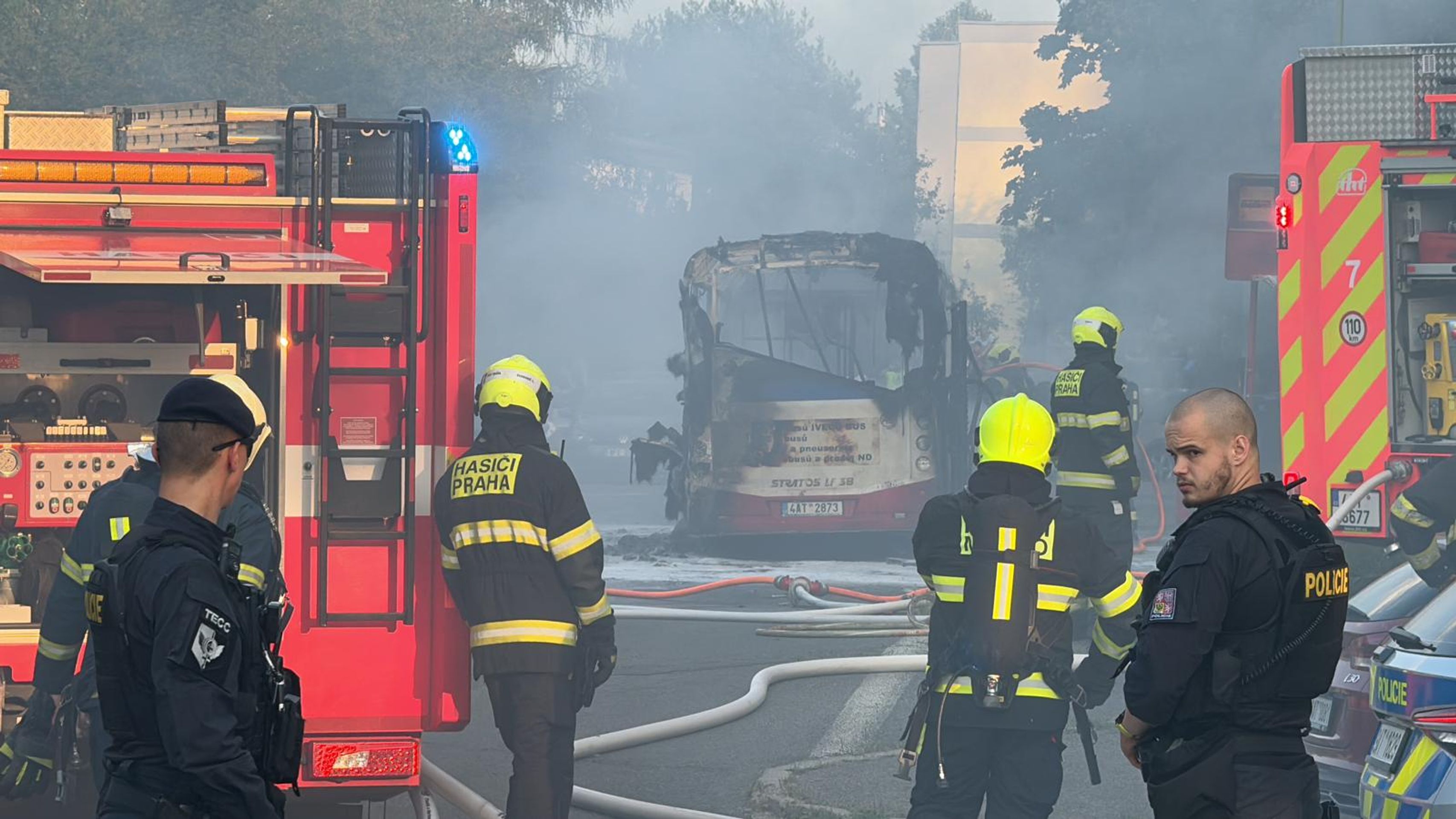 Požár autobusu - Požár autobusu v Praze (6/10)