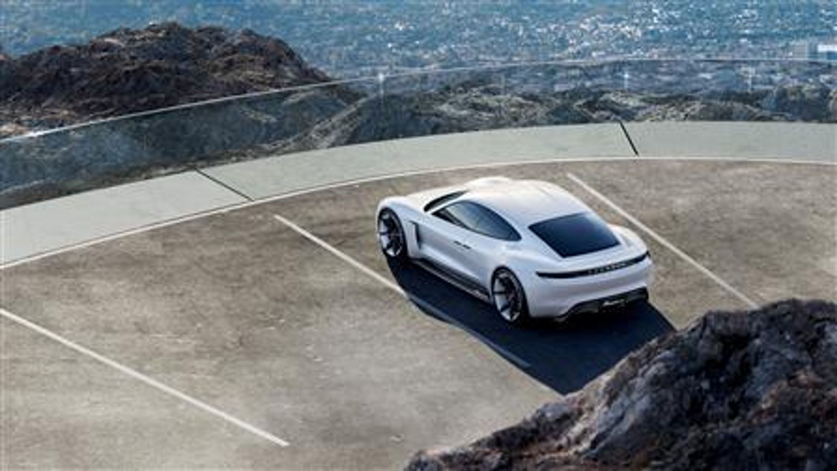 Porsche - 14 | Galerie: FOTOGALERIE: Porsche Mission E | TN.cz