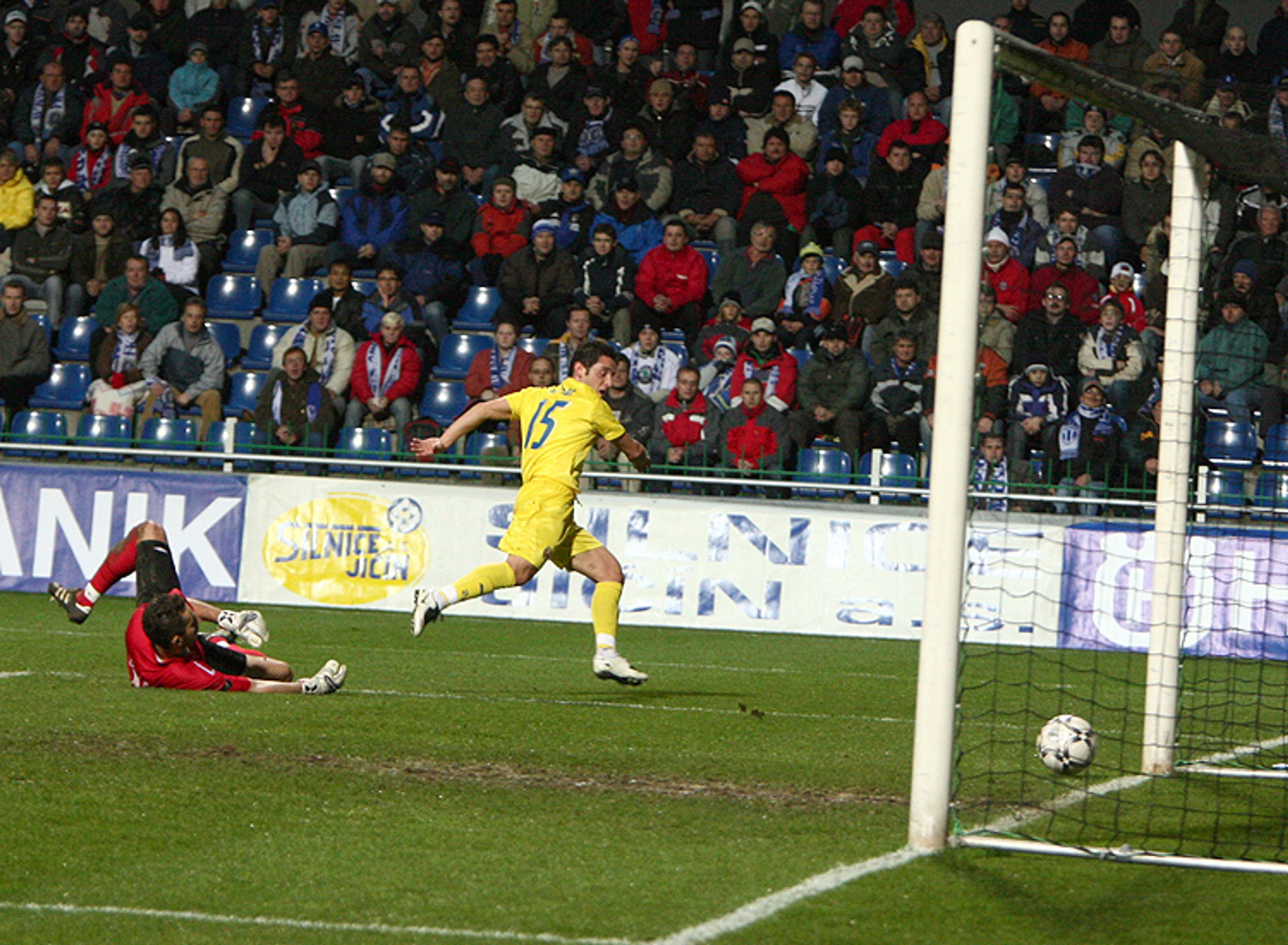 Dvakrát hráči Mladé Boleslavi neuhlídali soupeře a dvakrát inkasovali. - Drtivý závěr Boleslavi na Villarreal nestačil (4/7)