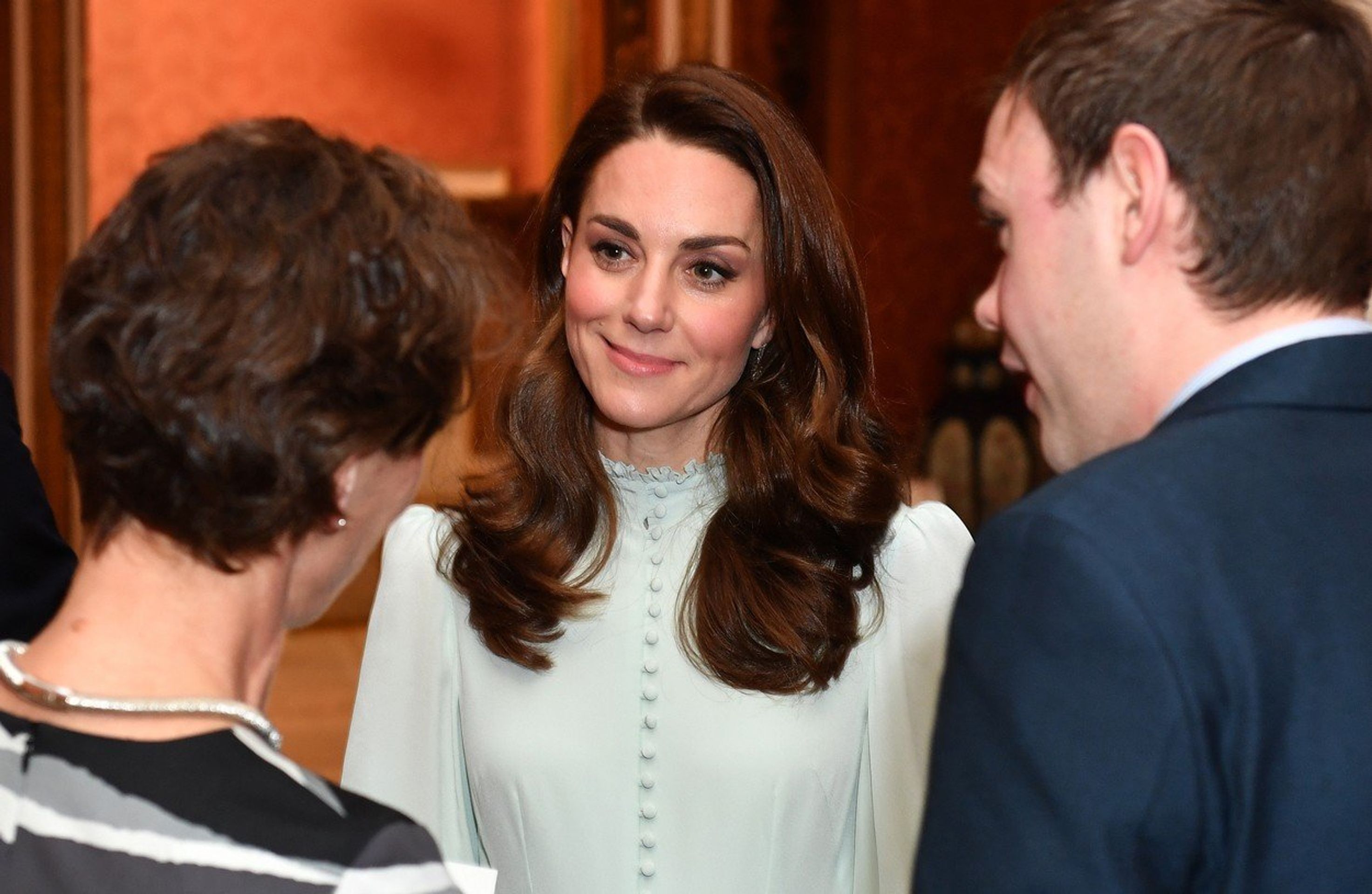 Kate na recepci v Buckinghamském paláci - GALERIE: Meghan a Kate v Buckinghamském paláci (3/5)