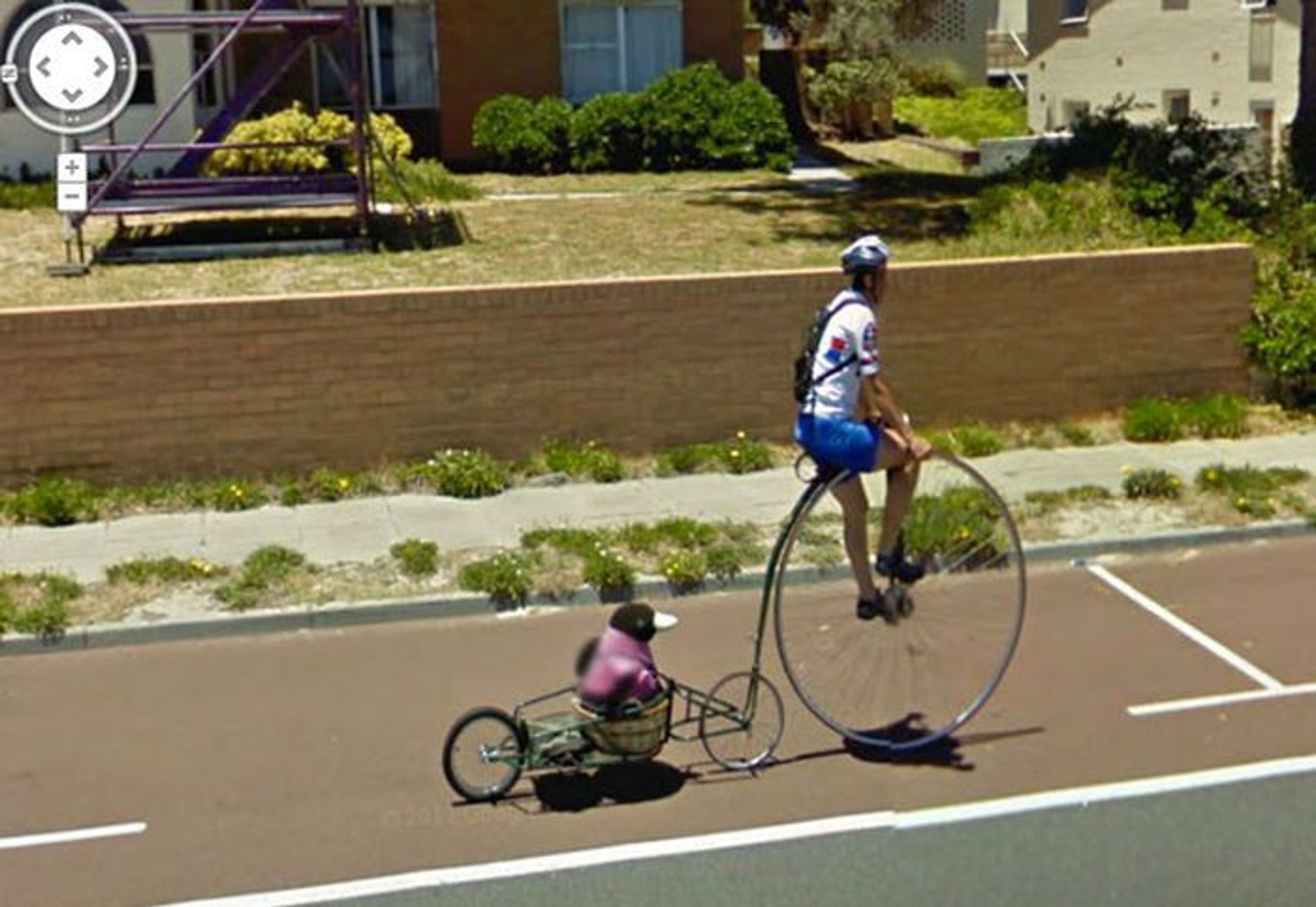 Podivína na Google Street View - 13 - GALERIE: Podivíni na Google Street View (10/22)
