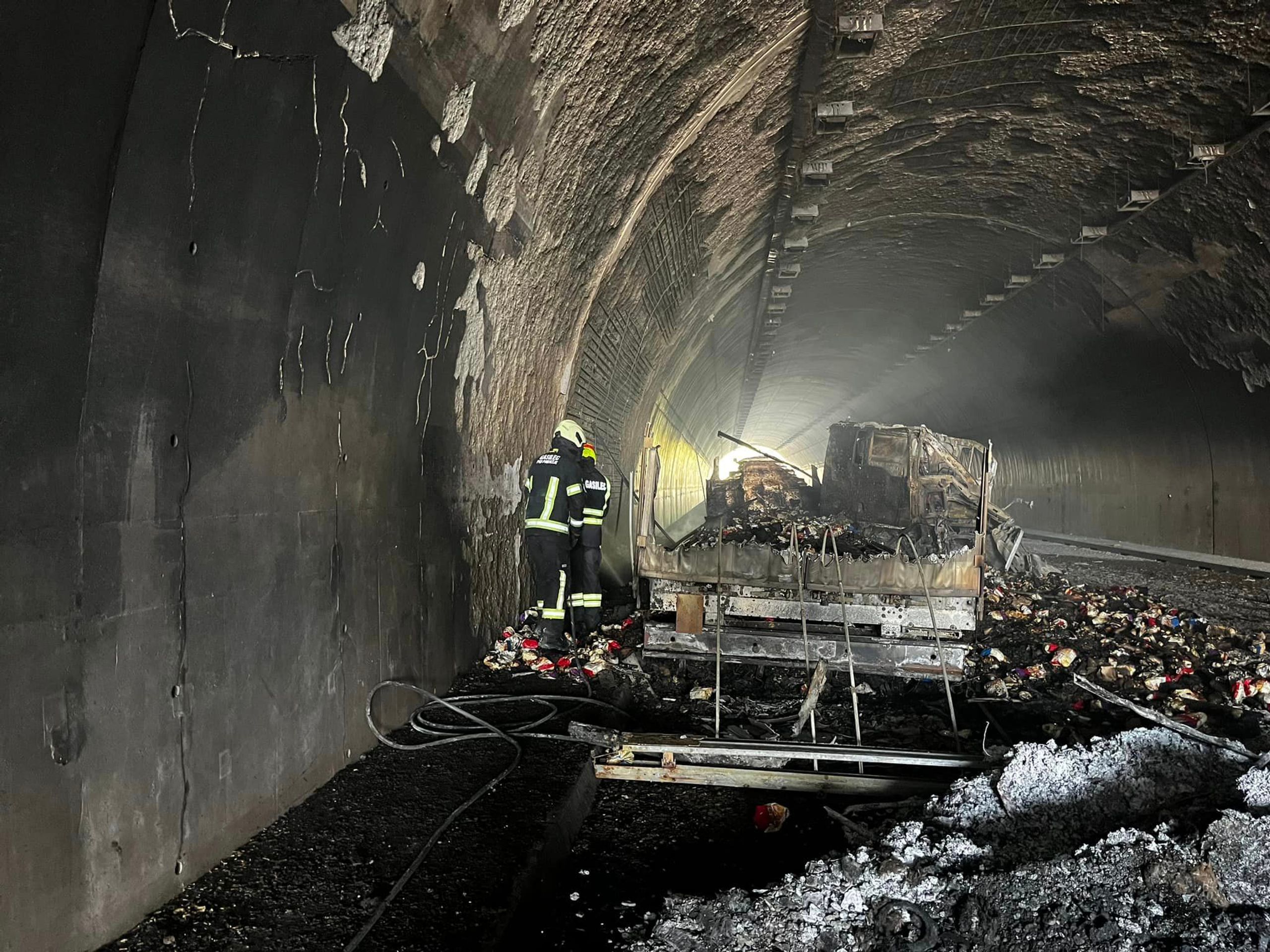 Požár na dálnici u Mariboru (17) - Požár na dálnici u Mariboru (7/17)