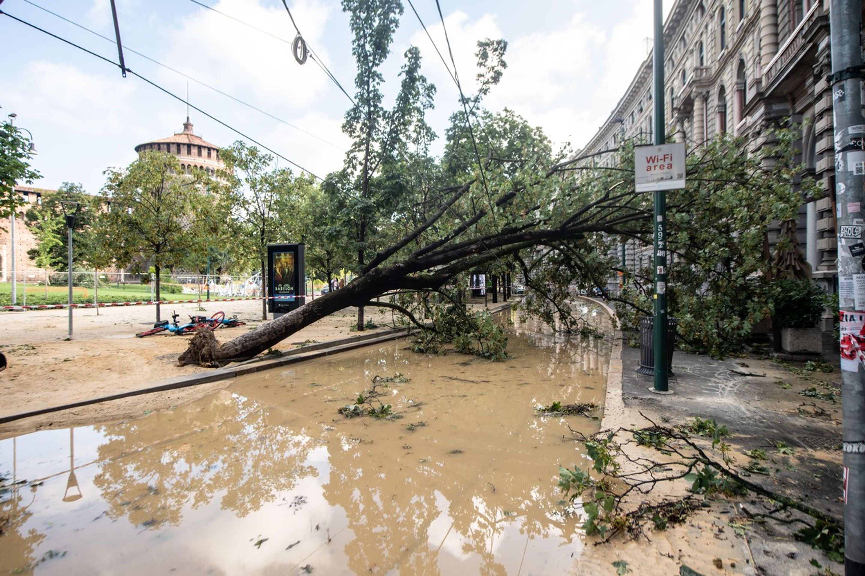 Následky bouře v Itálii - Jihem Evropy se prohnaly ničivé bouřky (2/4)