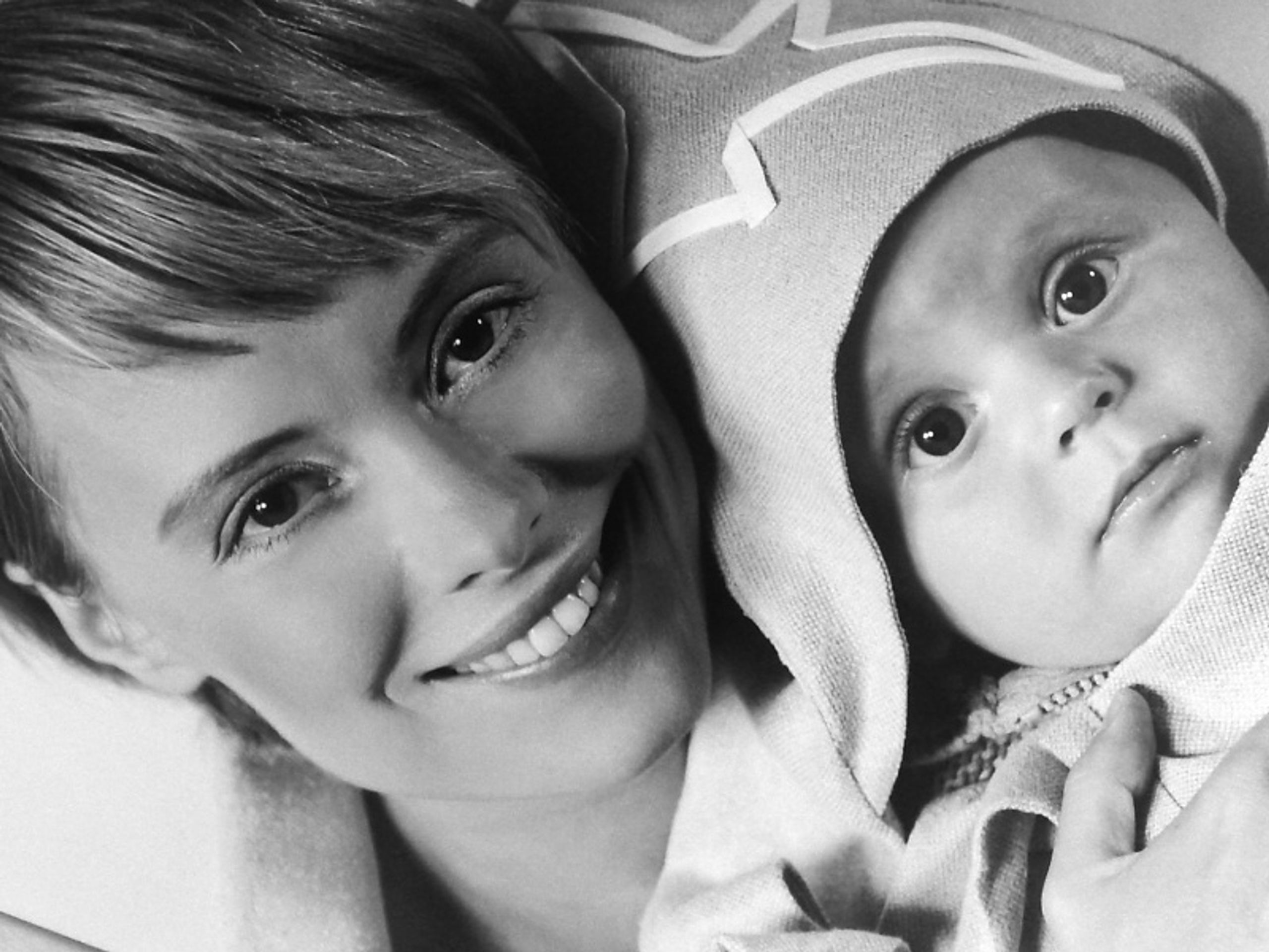 Známé maminky nafotily kalendář proti rakovině prsu - GALERIE: Známé maminky nafotily kalendář proti rakovině prsu (12/12)