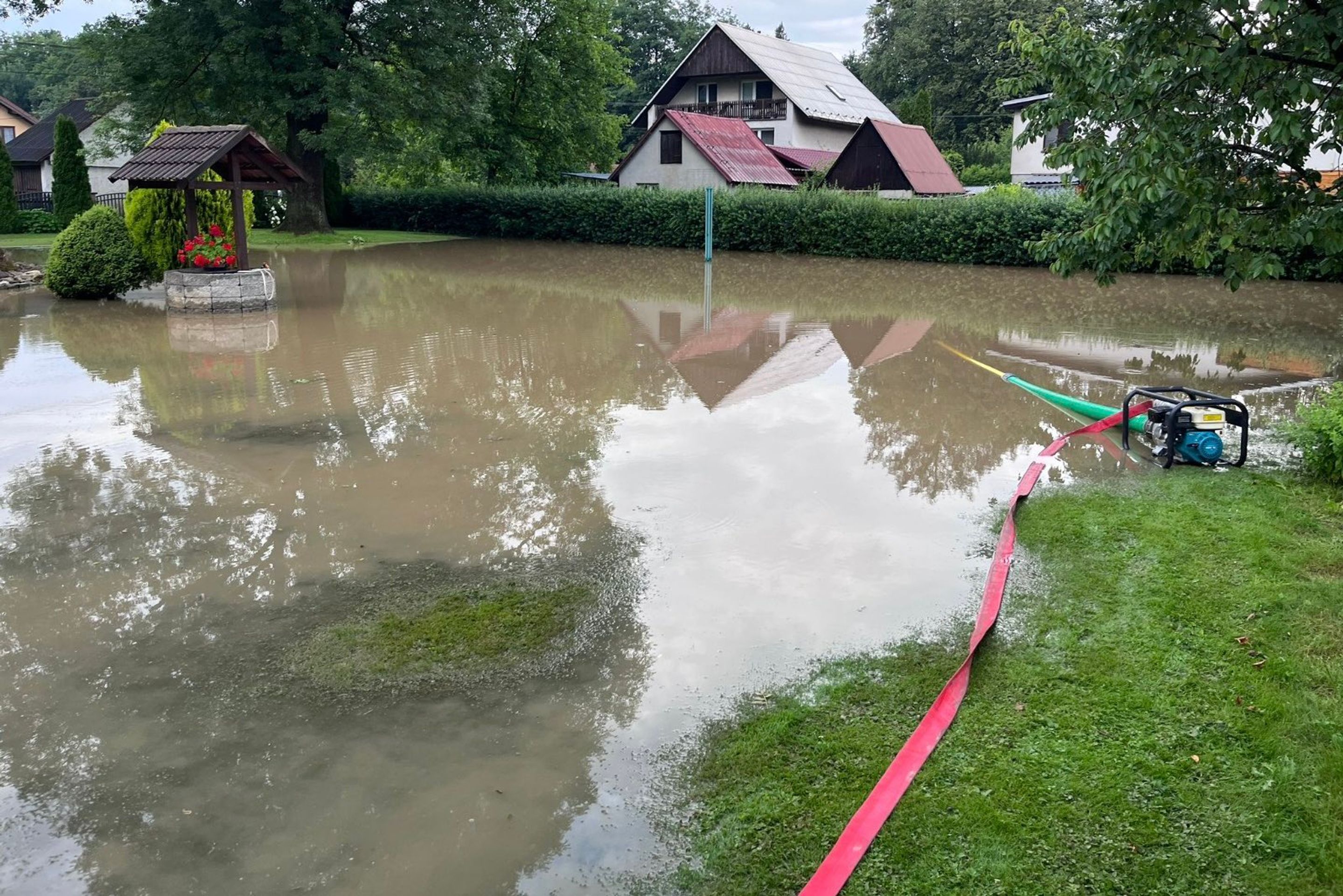 Následky bouřky na Frýdecko-Místecku - Českem se ženou prudké bouřky (14/23)