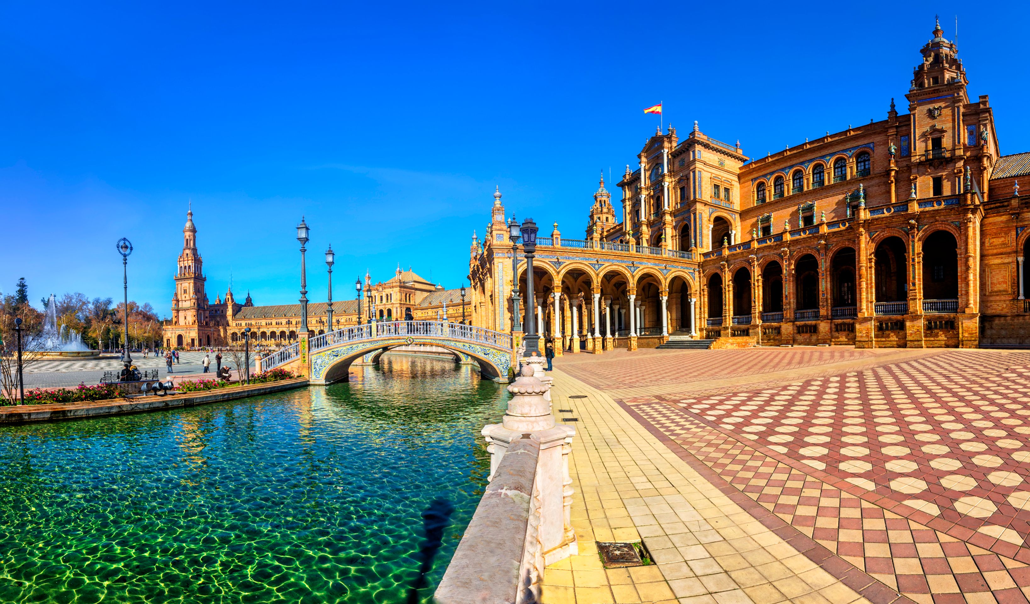 Španělsko Plaza de España v Seville - Zajímavá místa - Španělsko (2/11)