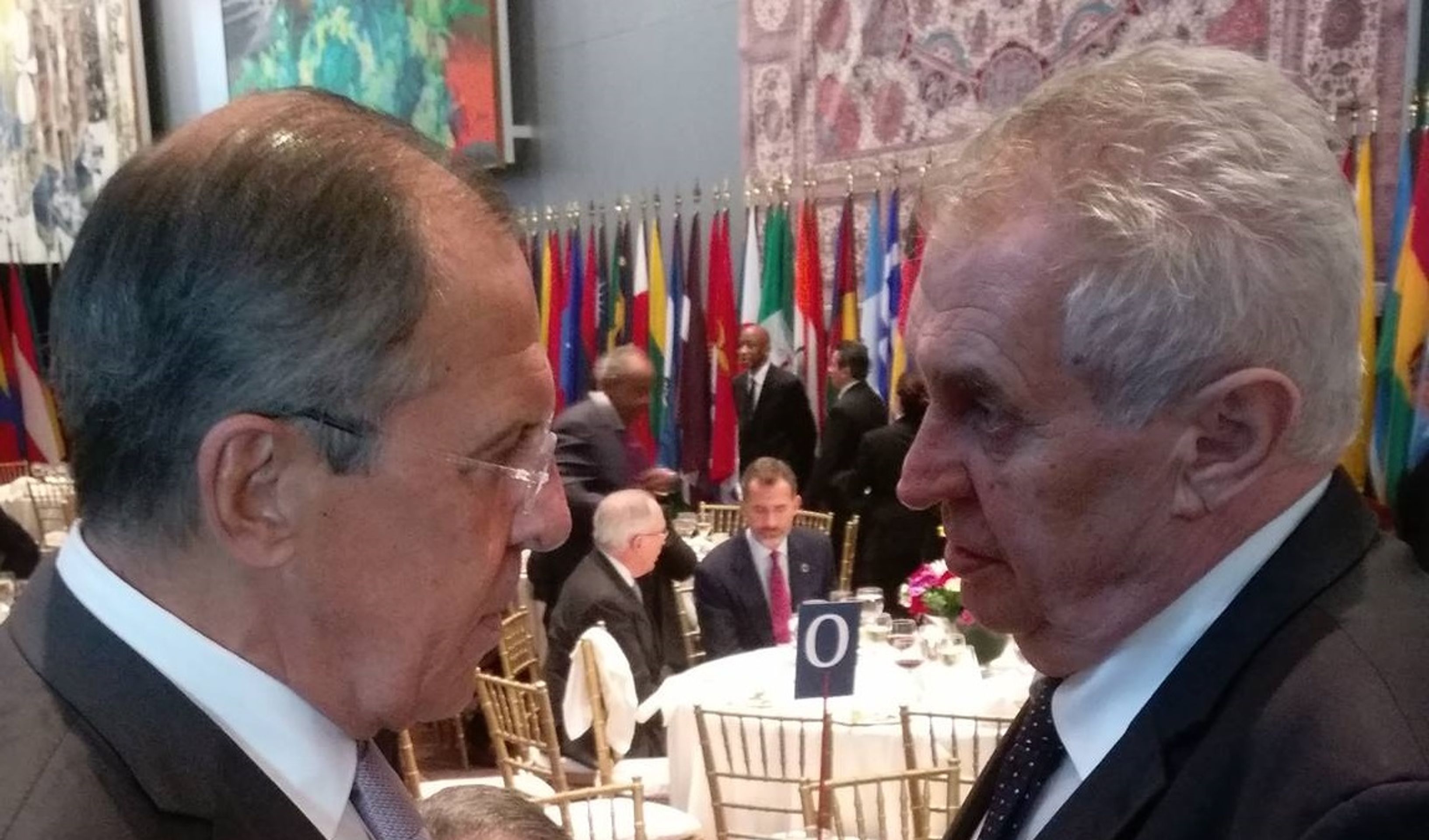 Miloš Zeman a ruský ministr zahraničí Sergej Lavrov - GALERIE: Miloš Zeman se na zasedání OSN setkal se světovými státníky (1/6)