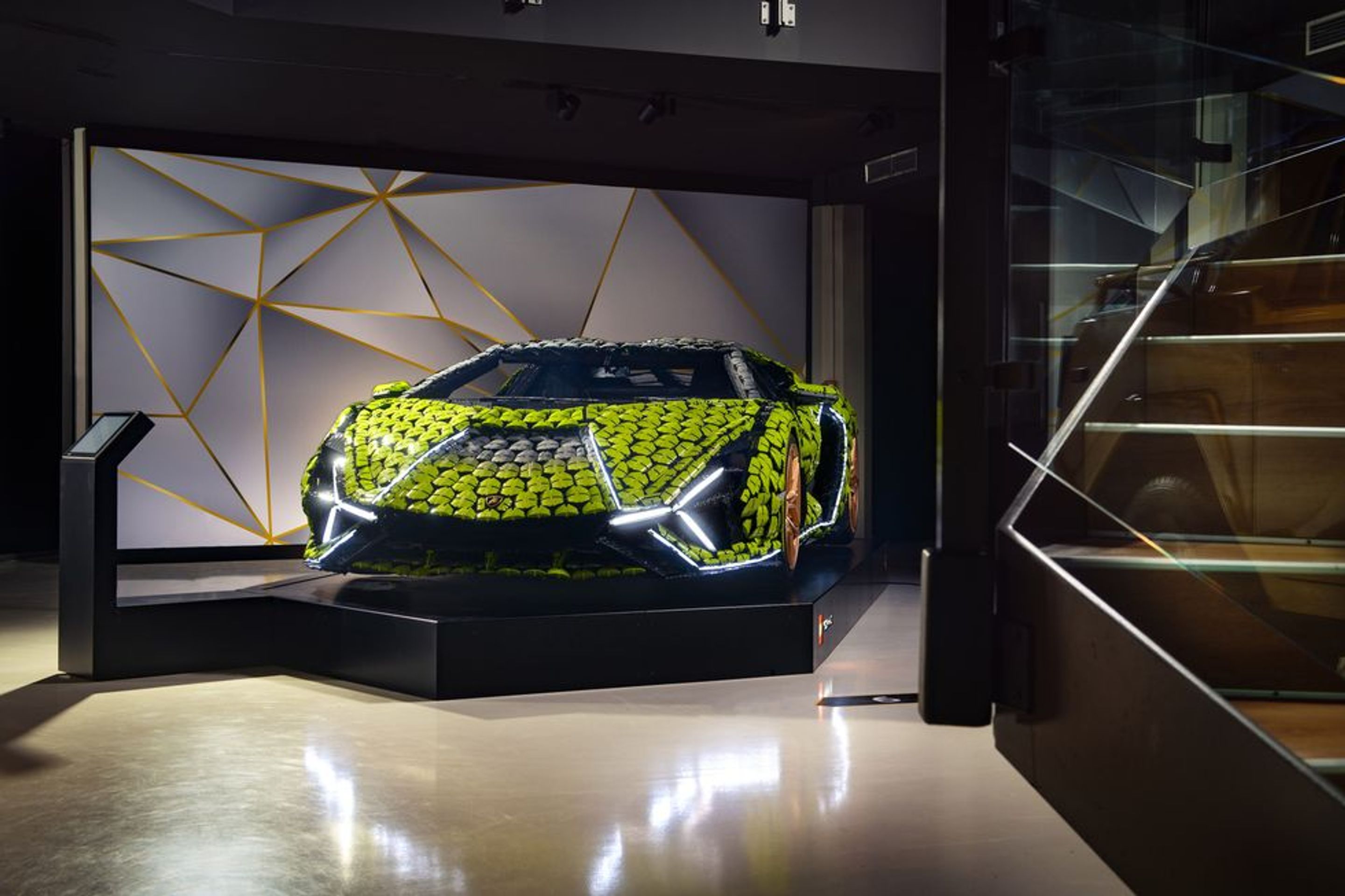 Lamborghini Sián FKP 37 z lega - Lamborghini Sián FKP 37 z lega (7/8)