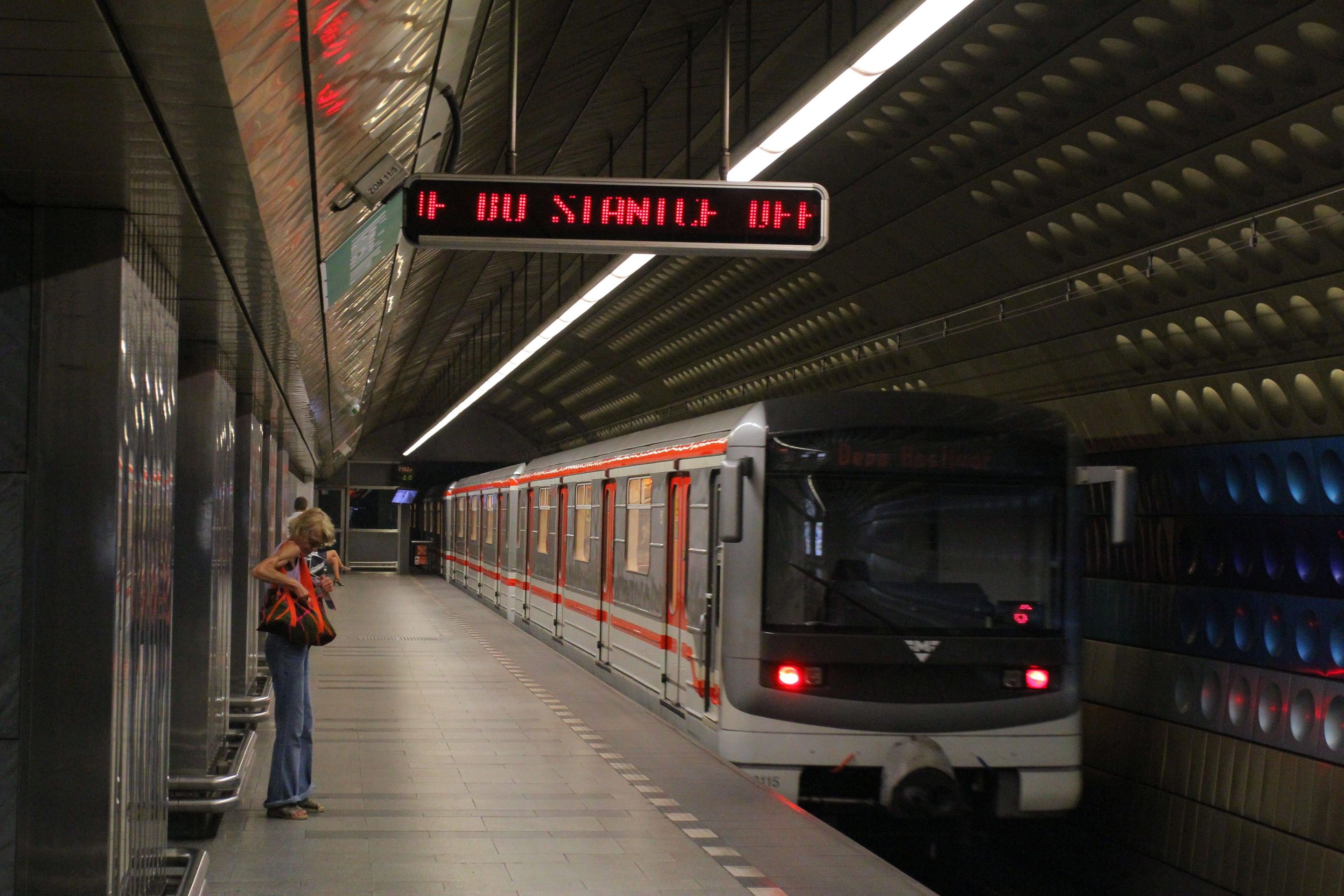 Uzavřená trasa A pražského metra - 2 - Uzavřené metro na lince A (9/10)