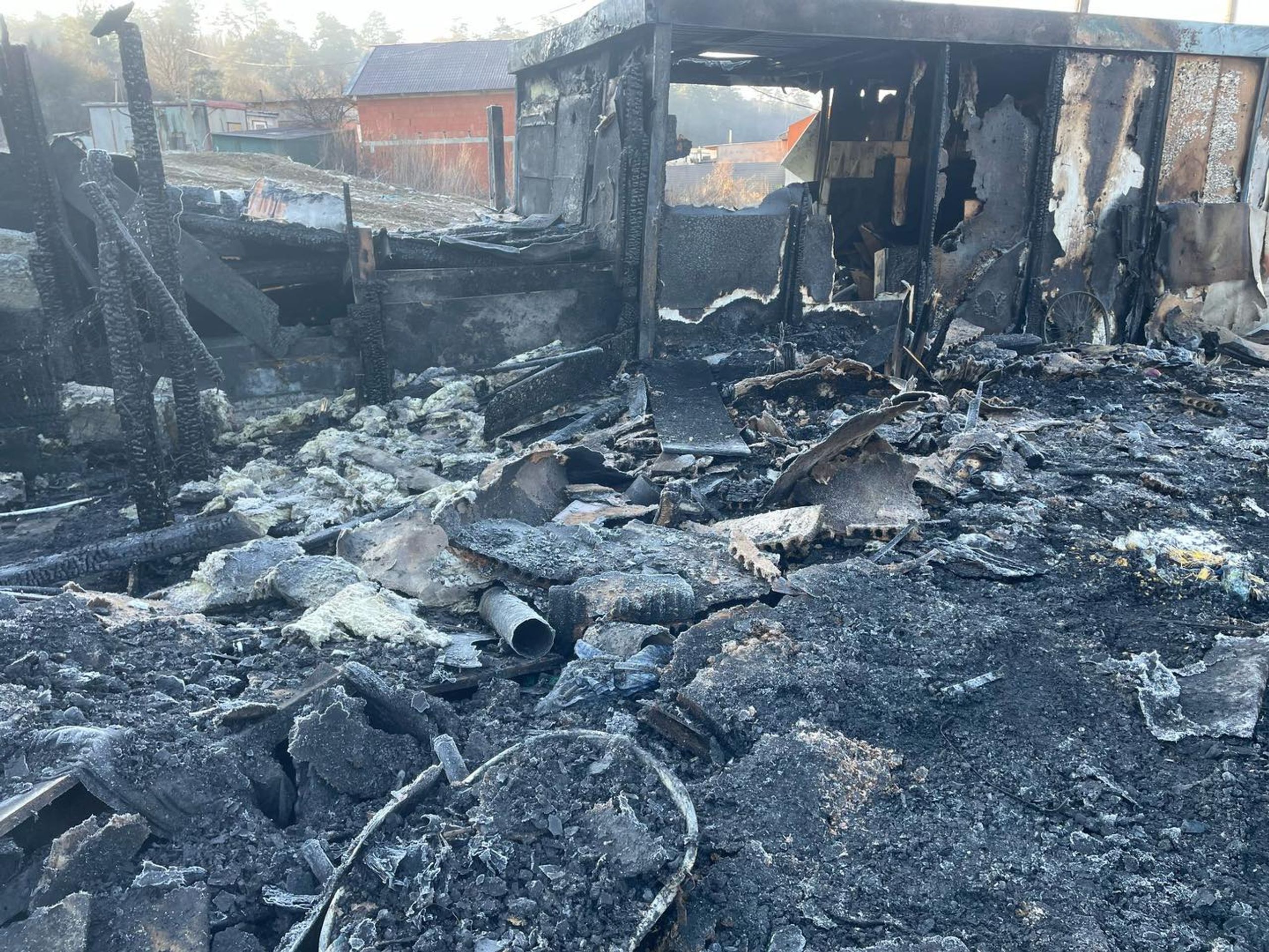 Požár ve Veľkom Šariši Hasičský a záchranný zbor (7) - Požár ve Veľkom Šariši (6/9)