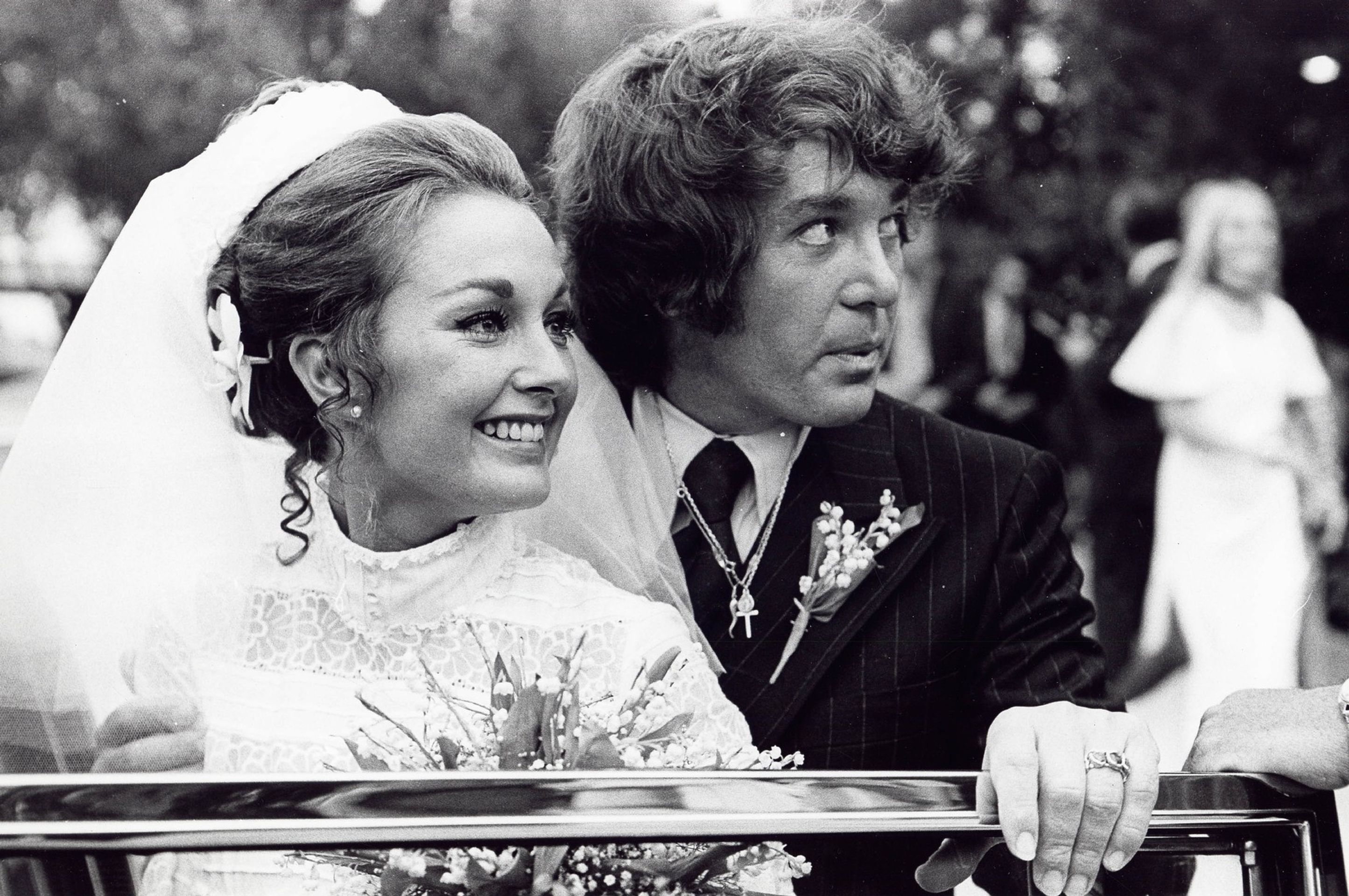 Svatební den, Michael Cole a Paula Kellyová ve svatební den, 1971 (1) - Michael Cole (2/5)