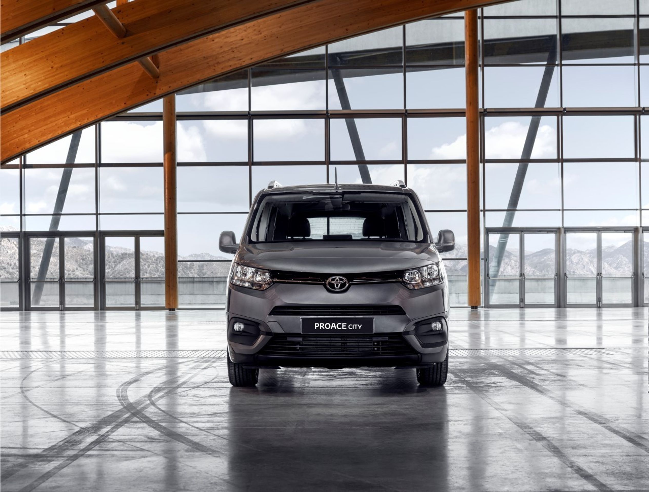 Toyota Proace City - 40 - Fotogalerie: Toyota Proace City jako dodávka i auto pro rodinu (21/28)