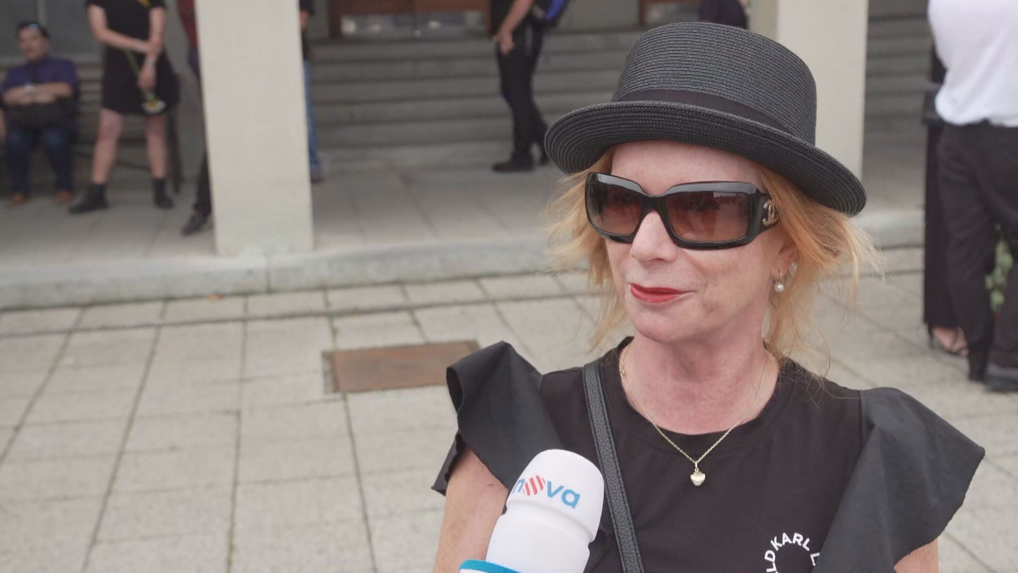 Poslední rozloučení s Janem Kalinou, rozhovor poskytla Barbora Štěpánová - Poslední rozloučení s Janem Kalinou (1/8)