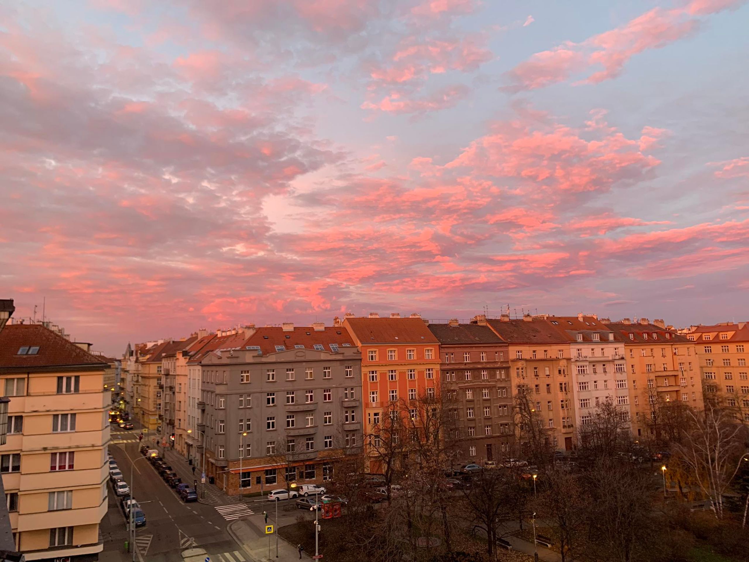 Červánky nad Prahou - Nebe nad Českem rozzářily červánky (14/19)