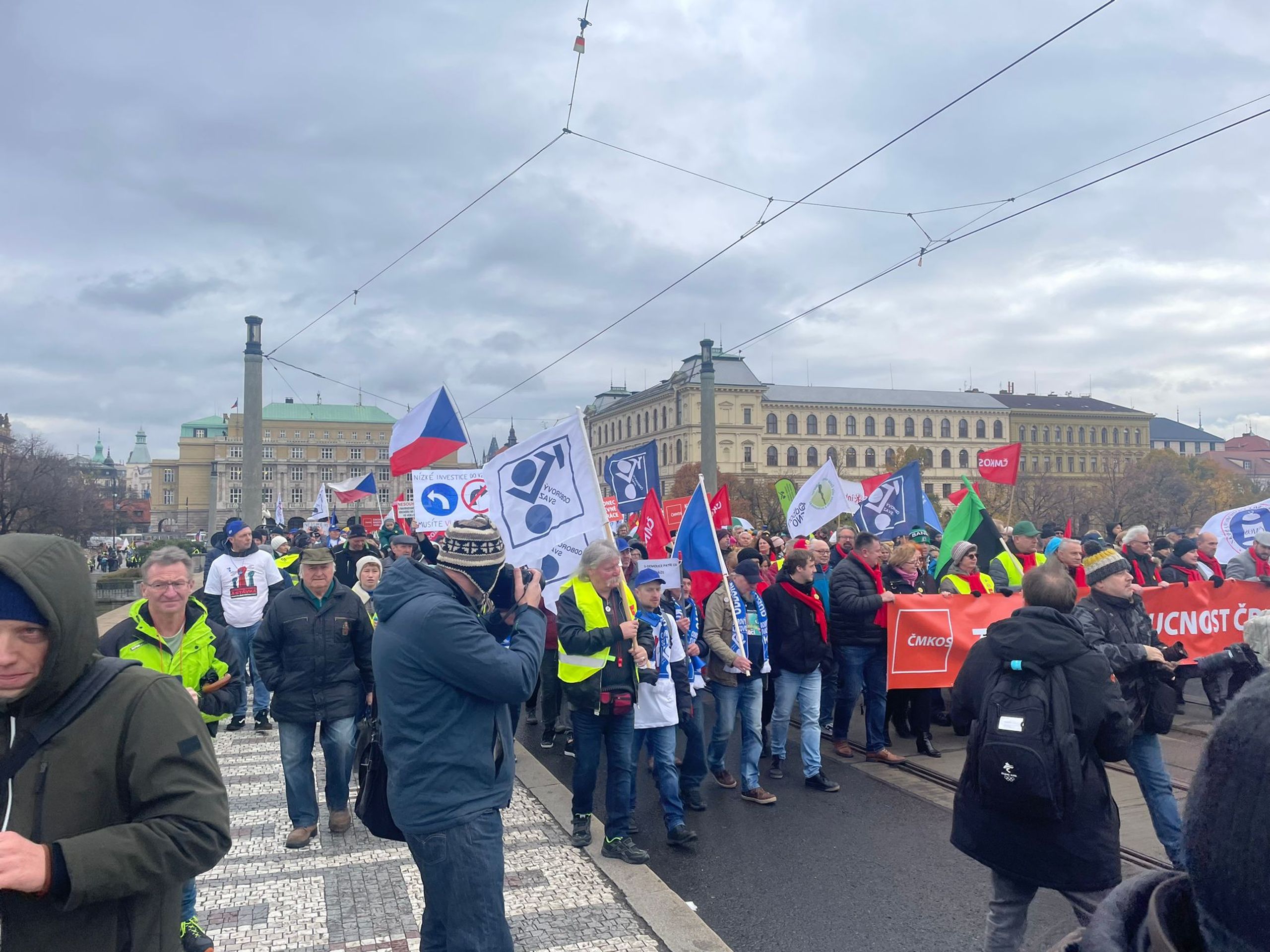 Pochod na malostranské náměstí (3) - Stávka a protivládní protesty (4/23)