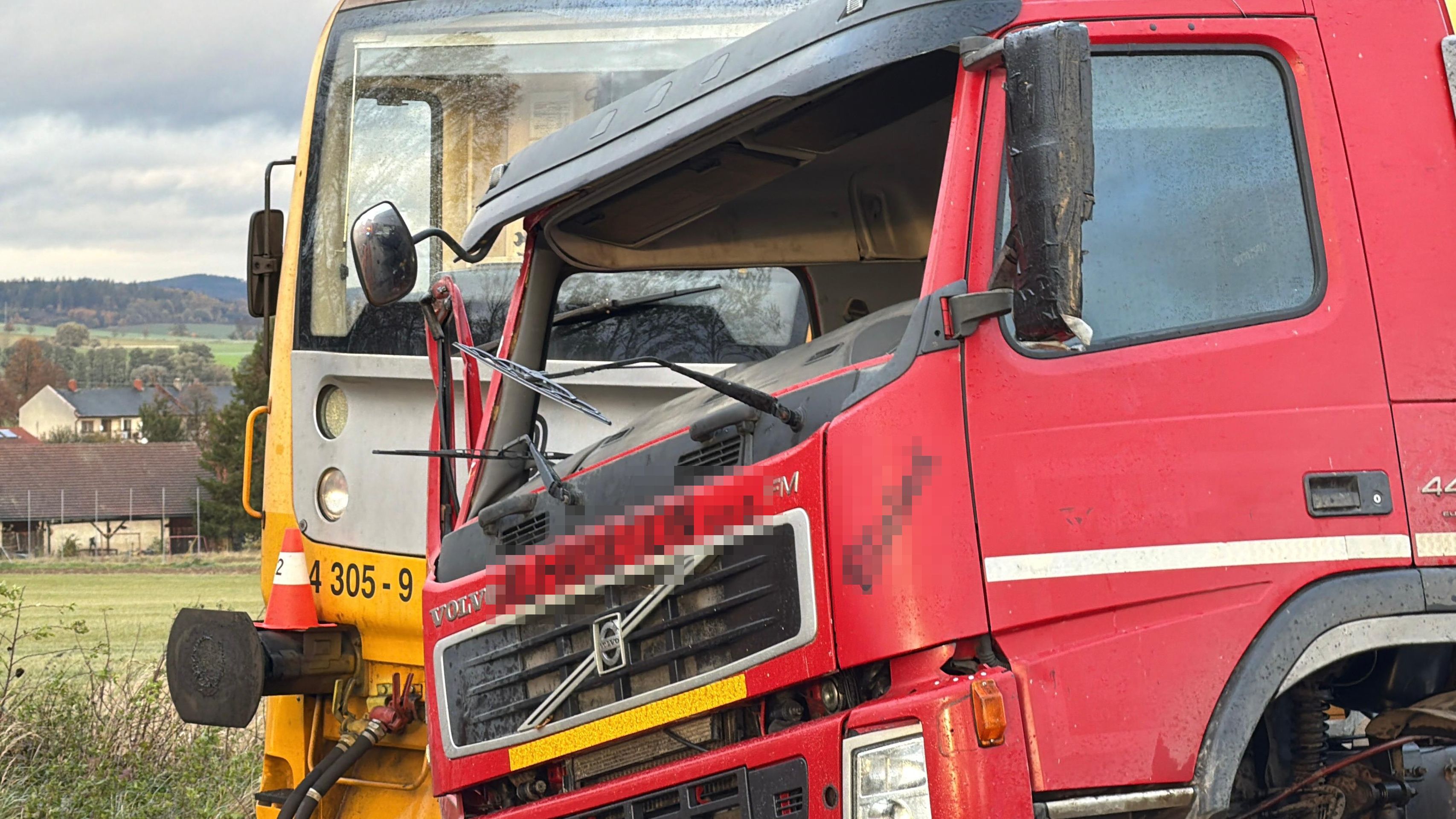 Srážka vlaku s nákladním automobilem u Příbrami - Srážka vlaku s nákladním automobilem u Příbrami (13/23)