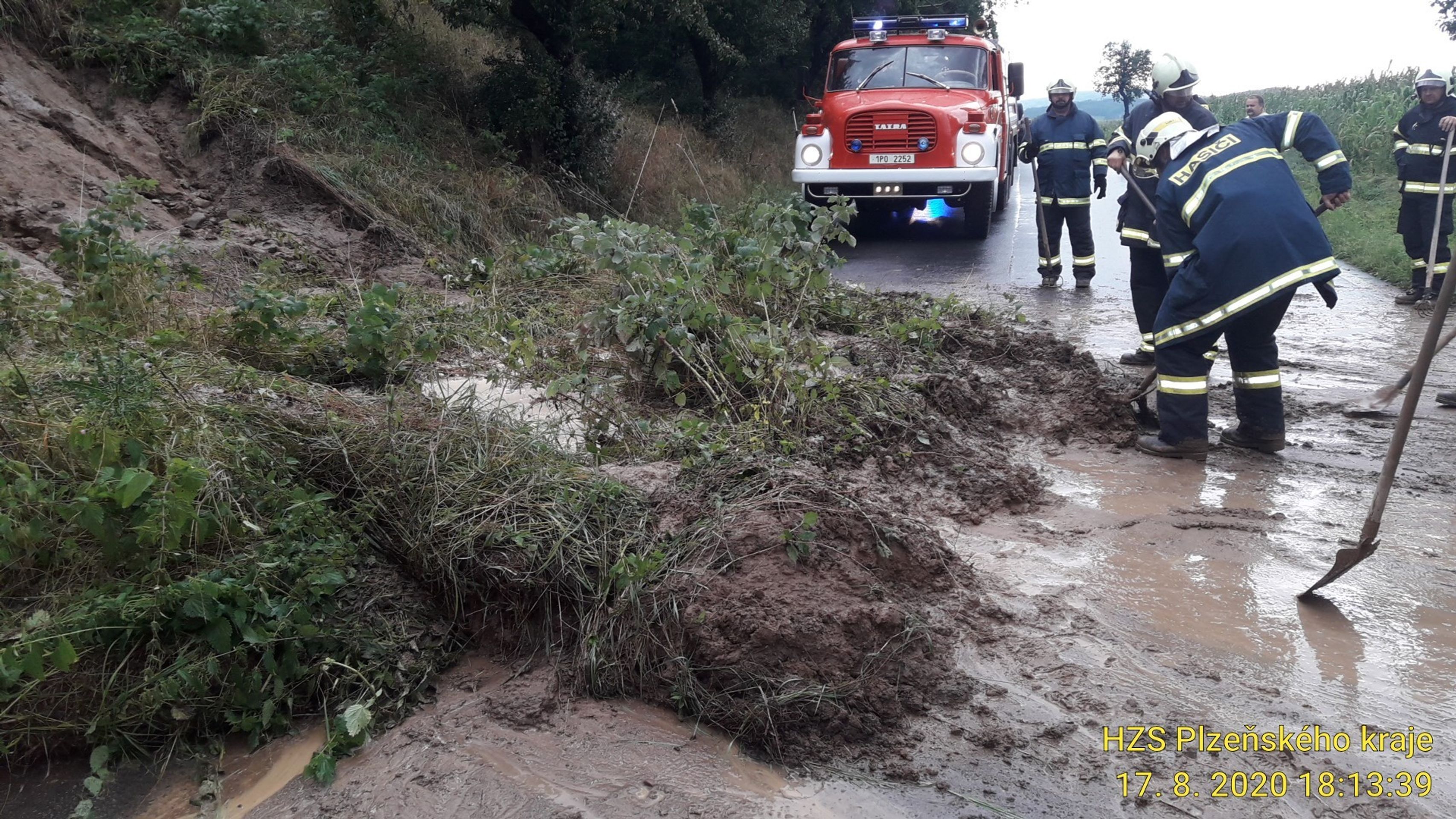 Plzeňským krajem se prohnaly bouřky - 1 - GALERIE: Českem se v pondělí prohnaly silné bouřky (11/11)