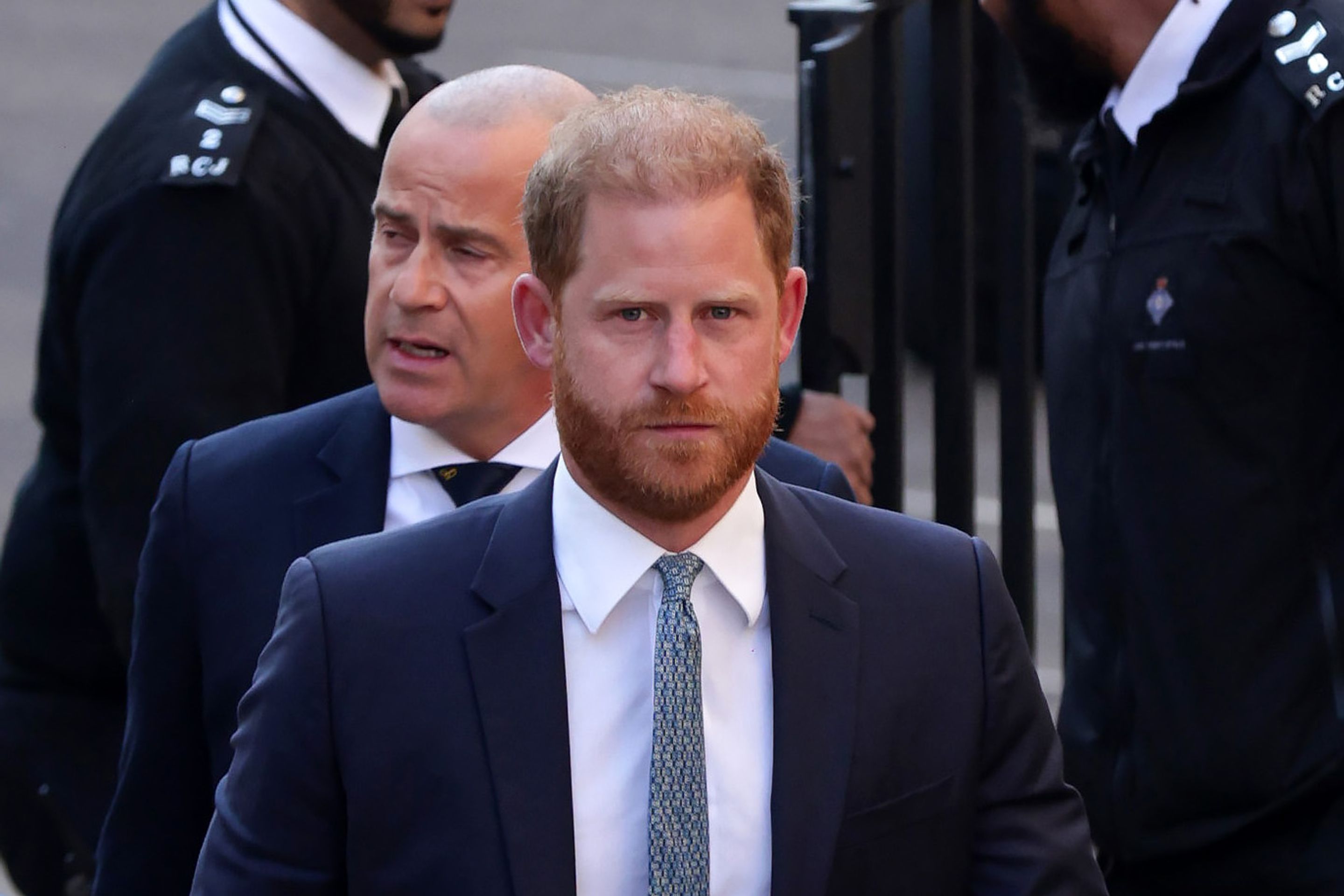 Princ Harry dorazil k soudu v Londýně, 8. 4. 2025 (3) - Princ Harry se vrátil do Británie (2/5)