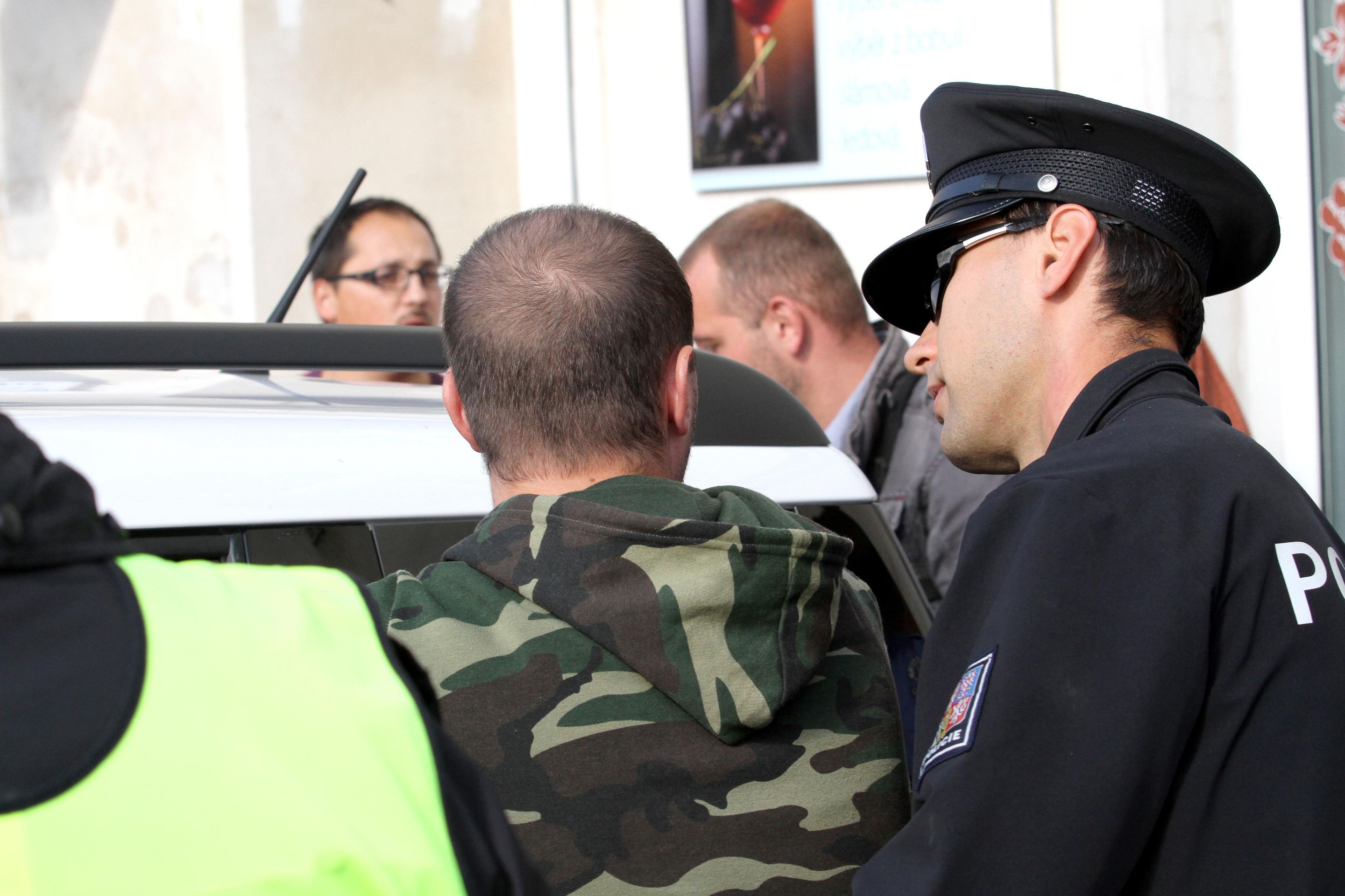Na prezidenta Klause stříleli z plastové pistole - 14 - Atentát na prezidenta Klause plastovou pistolí (6/16)