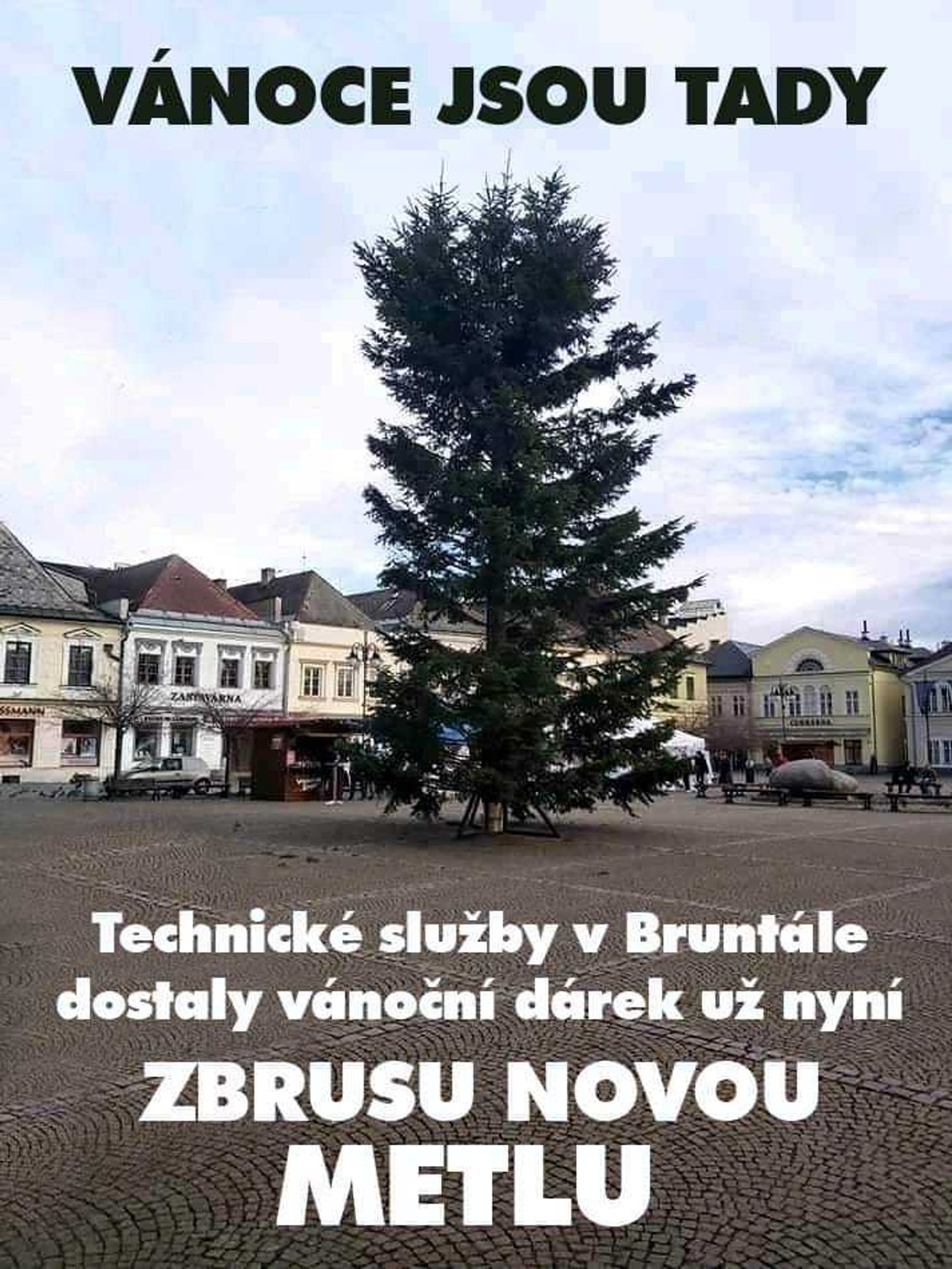 Vánoční stromy ve městech 2019 - 3 - GALERIE: Vánoční stromy ve městech 2019 (4/9)