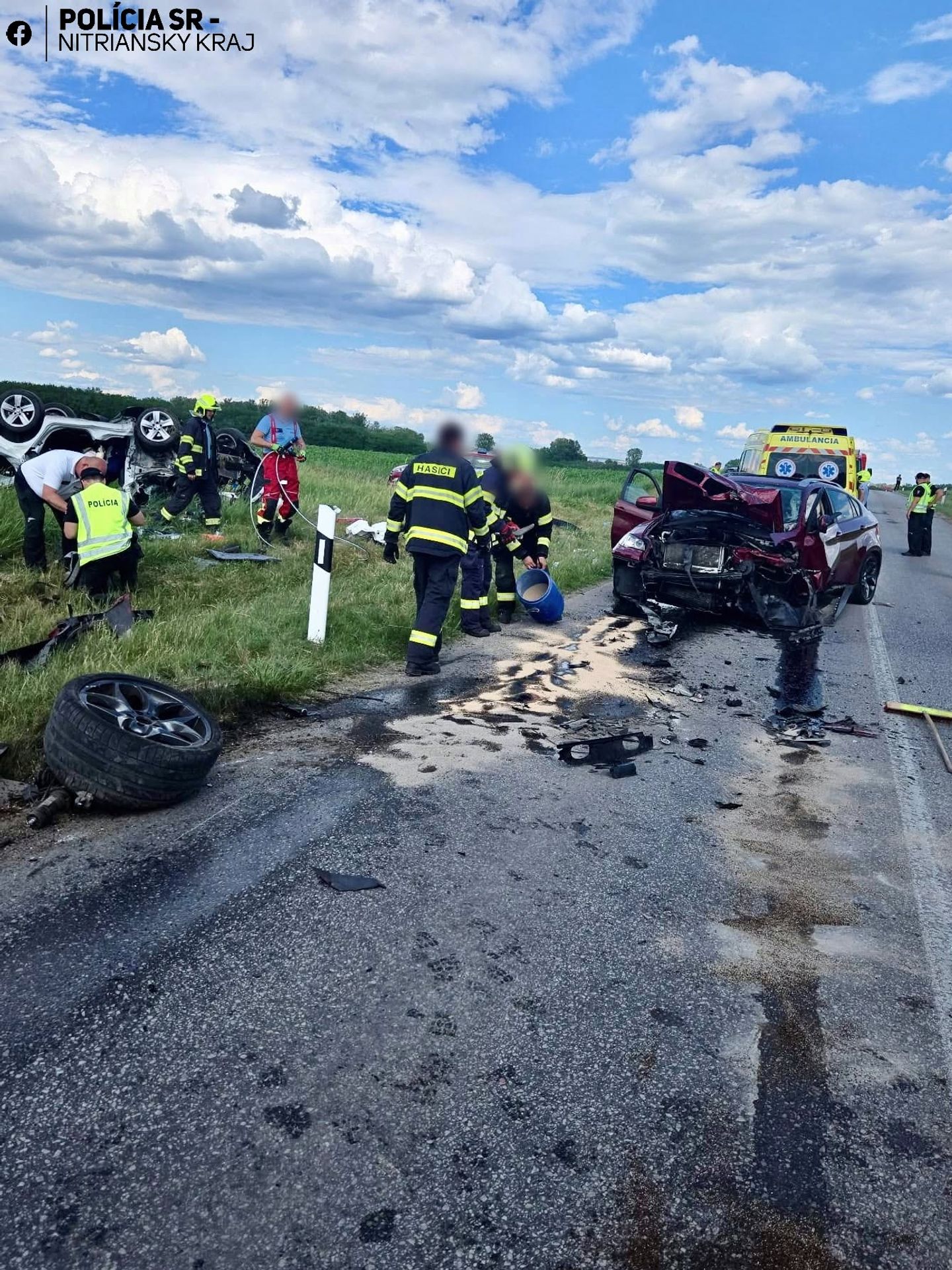Dopravní nehoda v obci Chotín v okrese Komárno - Dopravní nehoda v obci Chotín v okrese Komárno (1/3)