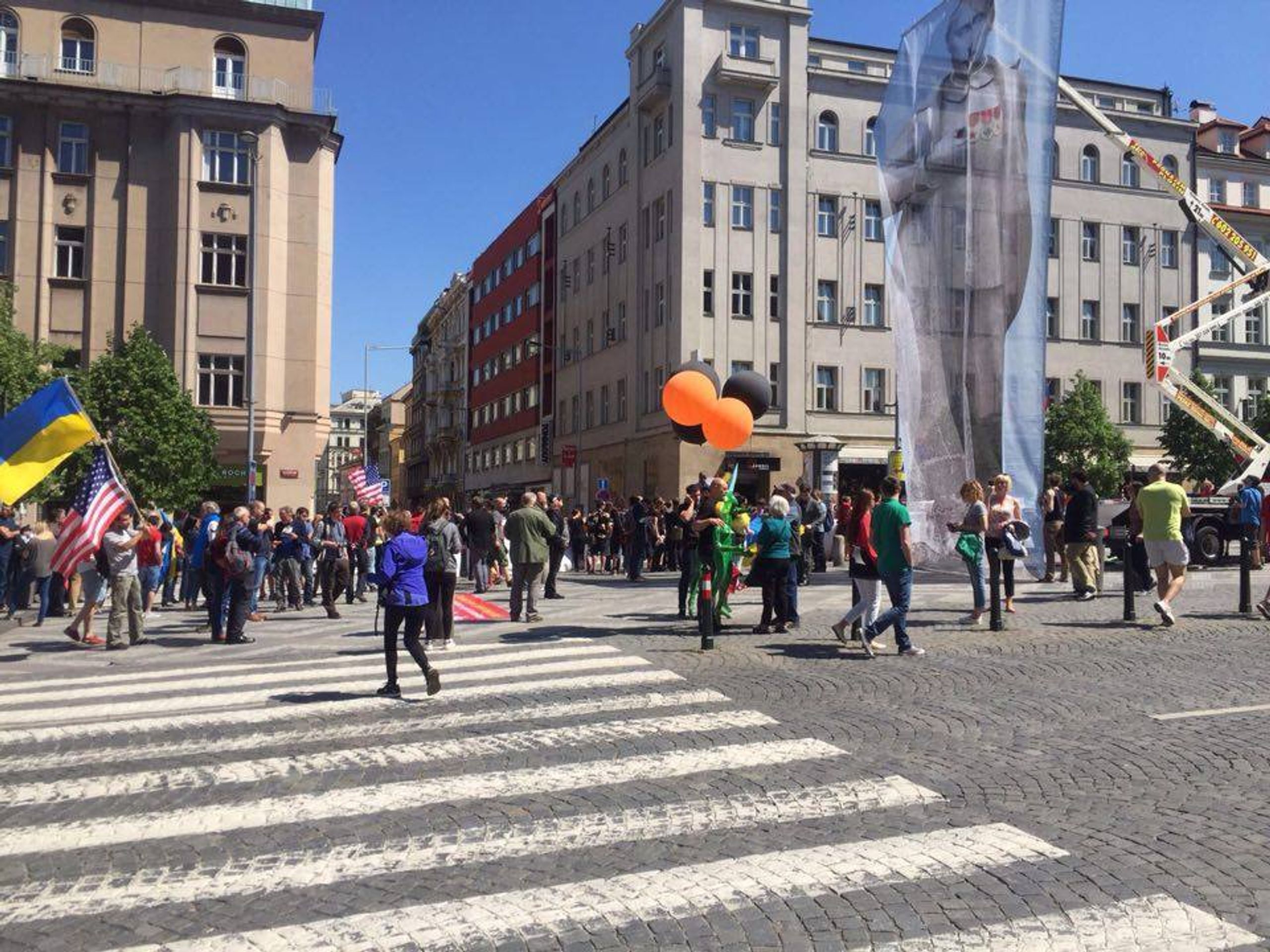 Protest proti průjezdu Nočních vlků Prahou - 1 - GALERIE: Průjezd Nočních vlků Prahou (10/10)