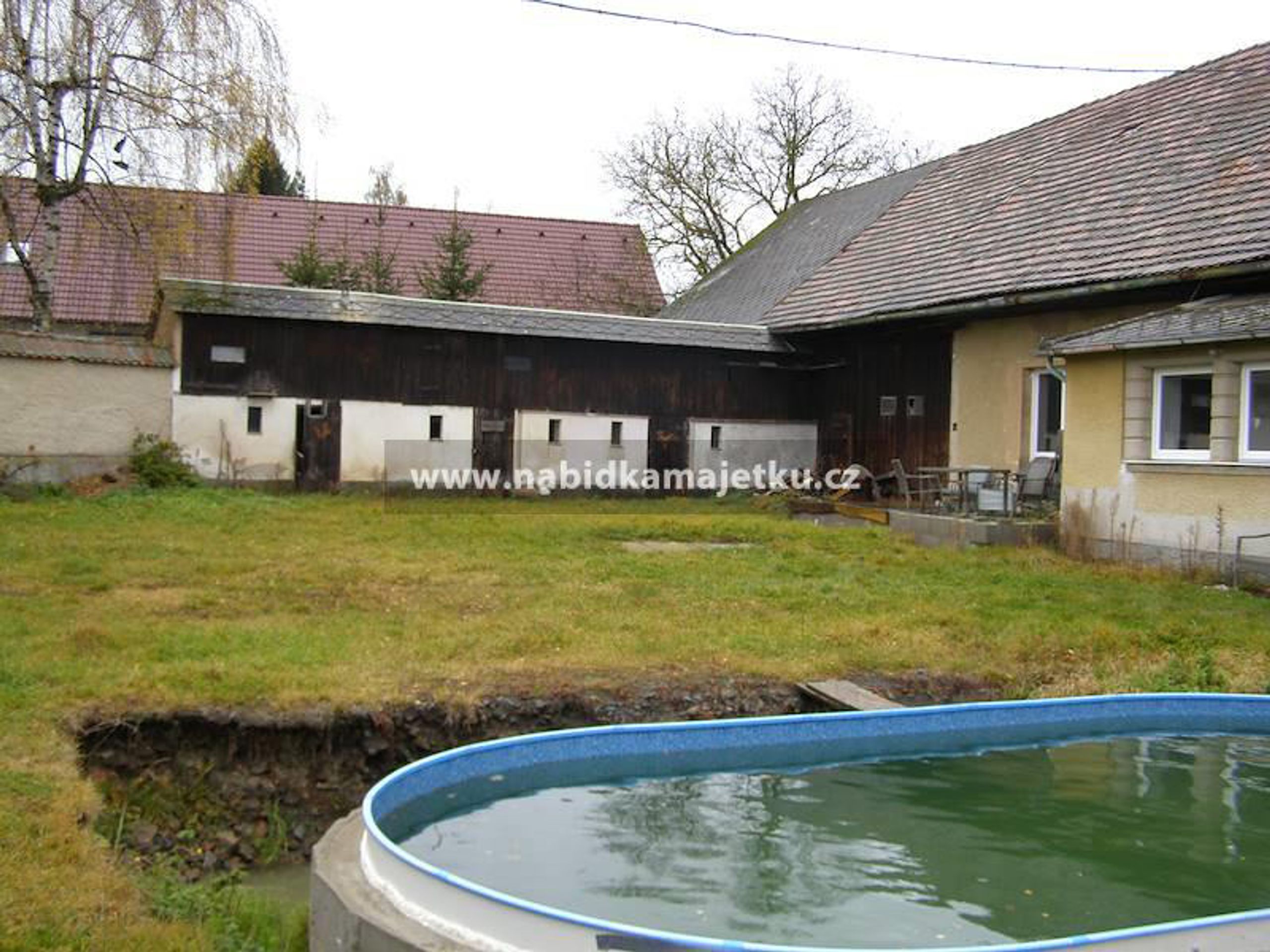 Pozemek s rodinným domem, Dožice - Stát rozprodává majetek (46/64)
