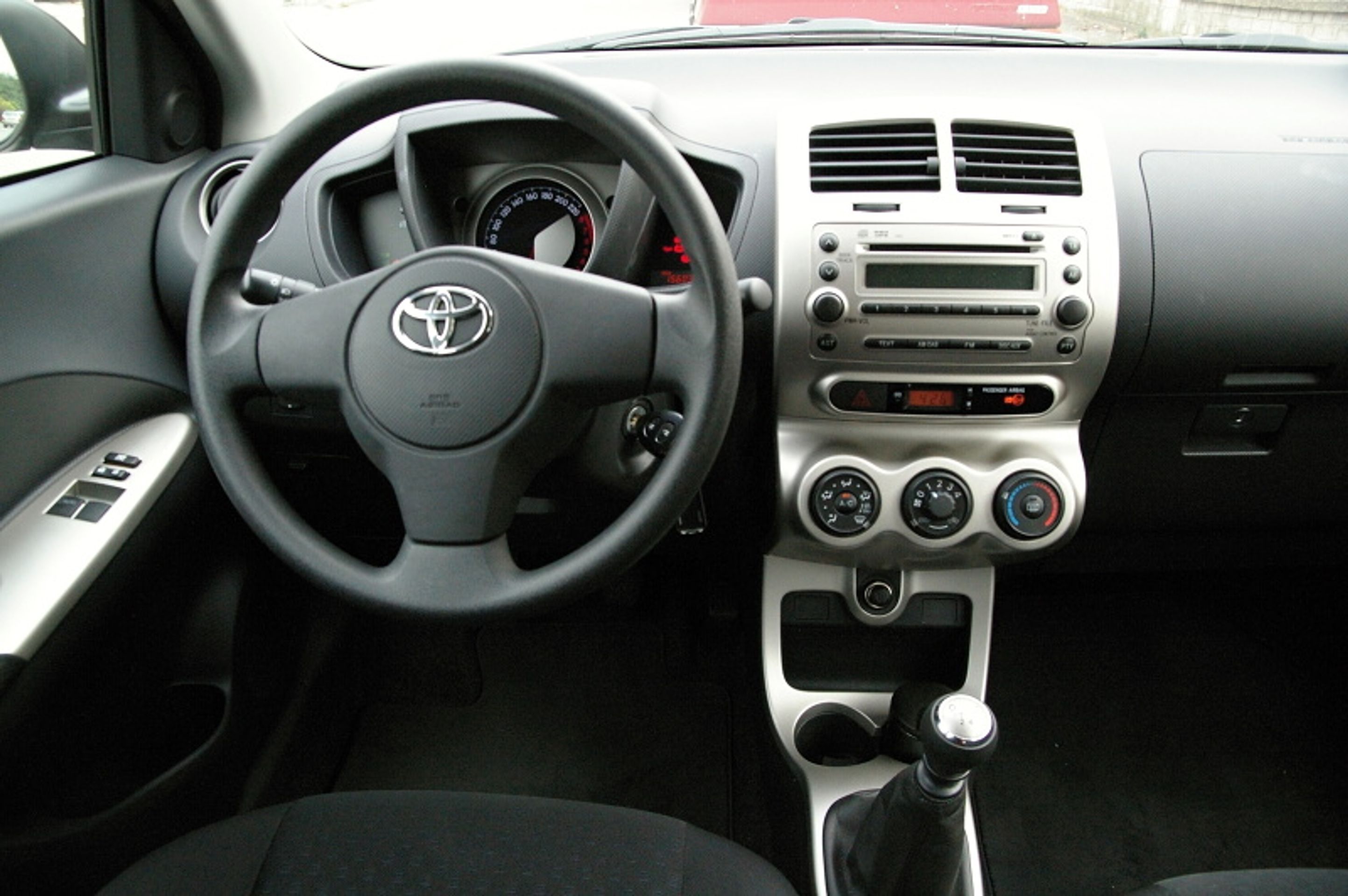 Toyota Urban Cruiser-8 - GALERIE Toyota Urban Cruiser (1/8)
