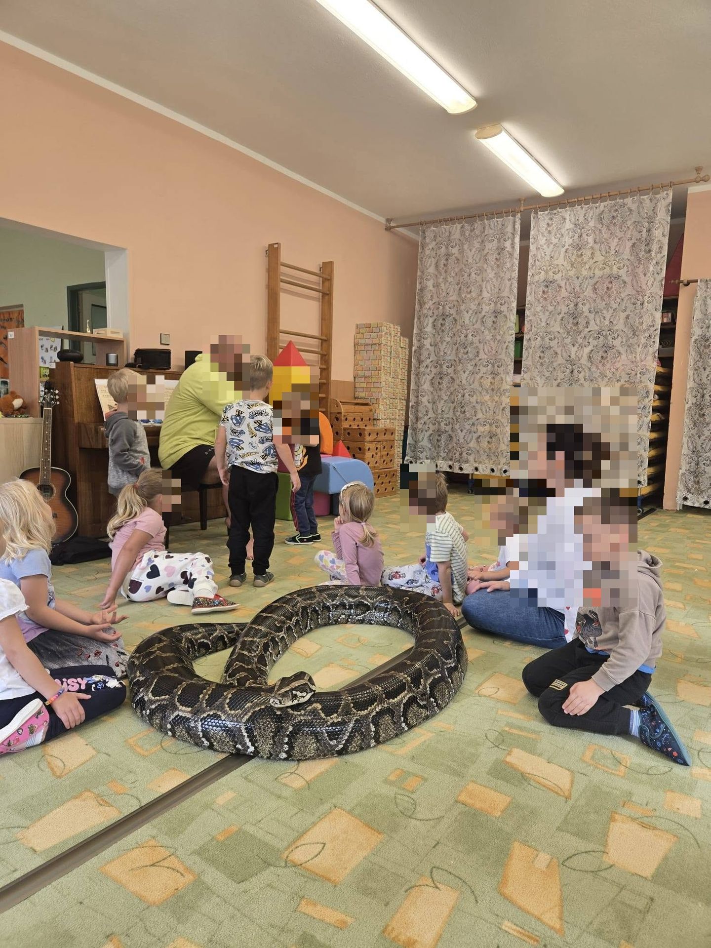 Program s hady v Mateřské škole Cetkovice - Program s hady v Mateřské škole Cetkovice (8/11)