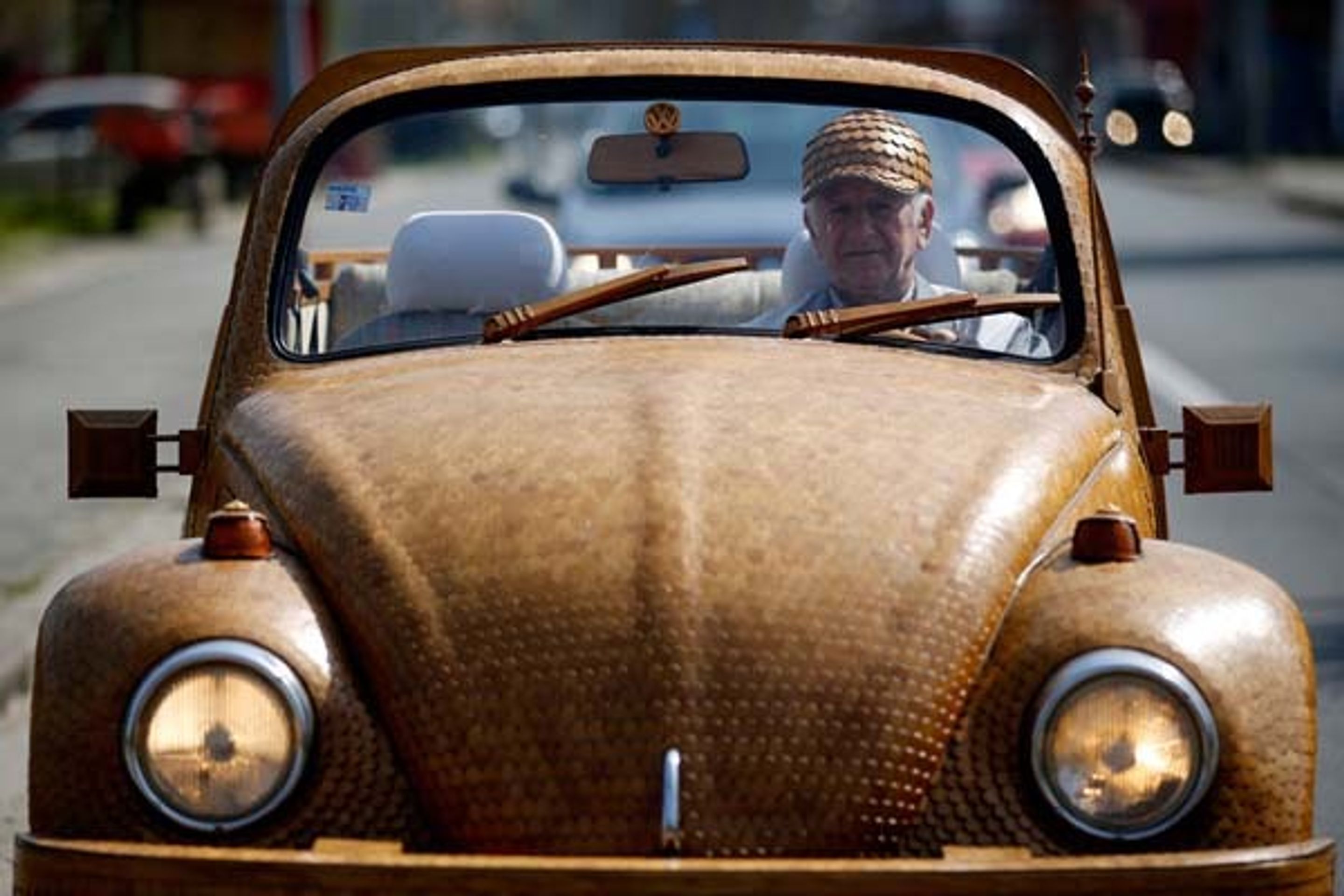 GALERIE: Dřevěný Volkswagen Brouk - 6 - GALERIE: Dřevěný Volkswagen Brouk (6/9)