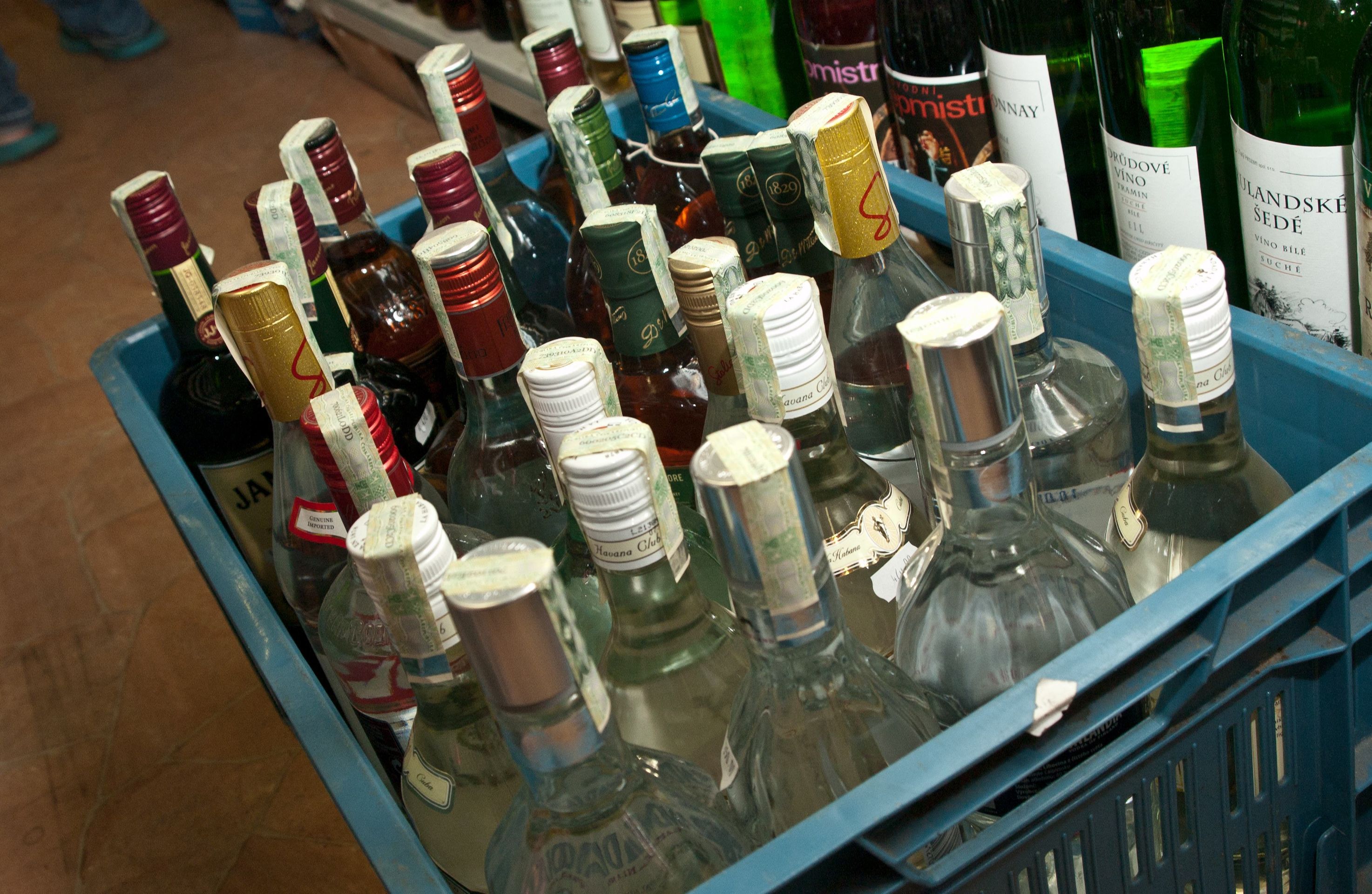 Prodejny stahují alkohol z pultů - 4 - Obchody stahují alkohol z regálů (13/15)