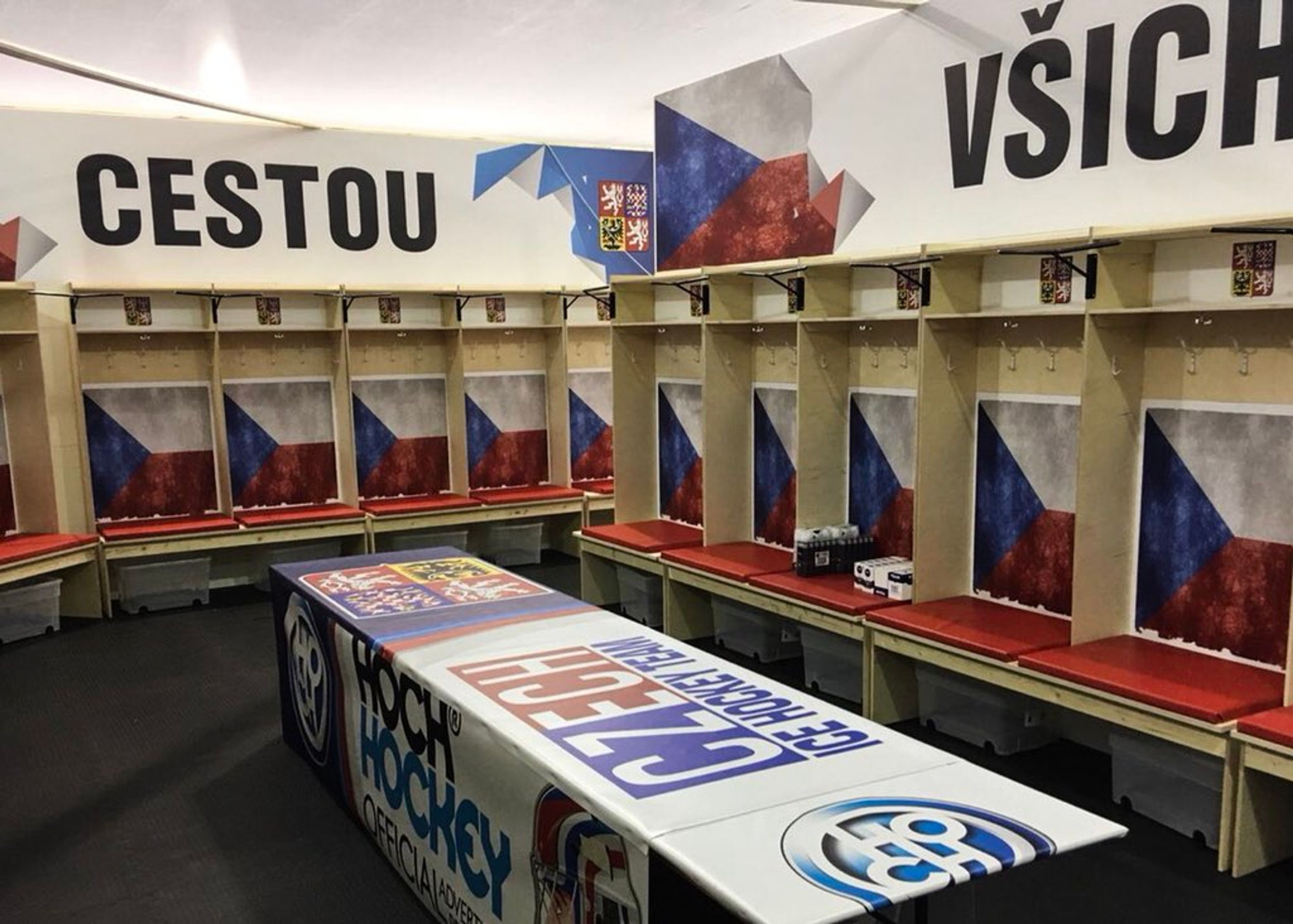 Kabina národního týmu - GALERIE: Kabina českého národního týmu na MS v Dánsku (1/4)
