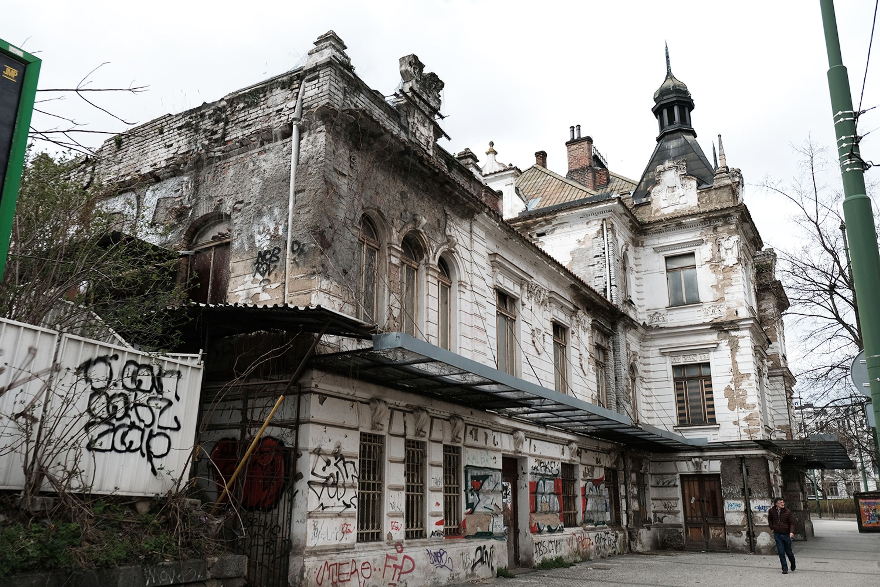 Nádraží Vyšehrad v Praze chátrá - 5 - GALERIE: Nádraží Vyšehrad v Praze chátrá (16/19)