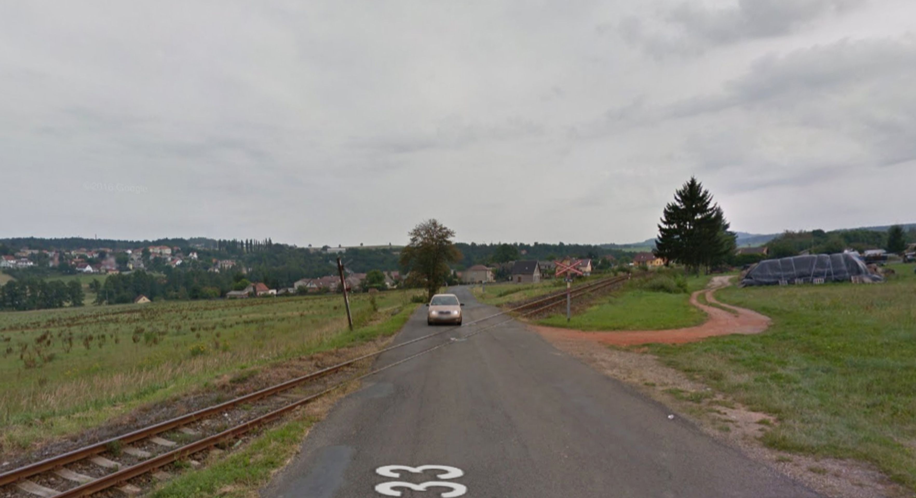 Nebezpečné přejezdy: P 459, Chrást - Radnice, Plzeňský kraj - přejezd bez světel, ŘEŠENÍ: se závorami. DŮVOD: U zastávky Dolní Stupno, silnice II. třídy, nehodovost, velký provoz, šikmé křížení - GALERIE: Nebezpečné přejezdy - Liberecký kraj, Ústecký kraj, Karlovarský kraj, Plzeňský kraj (8/11)