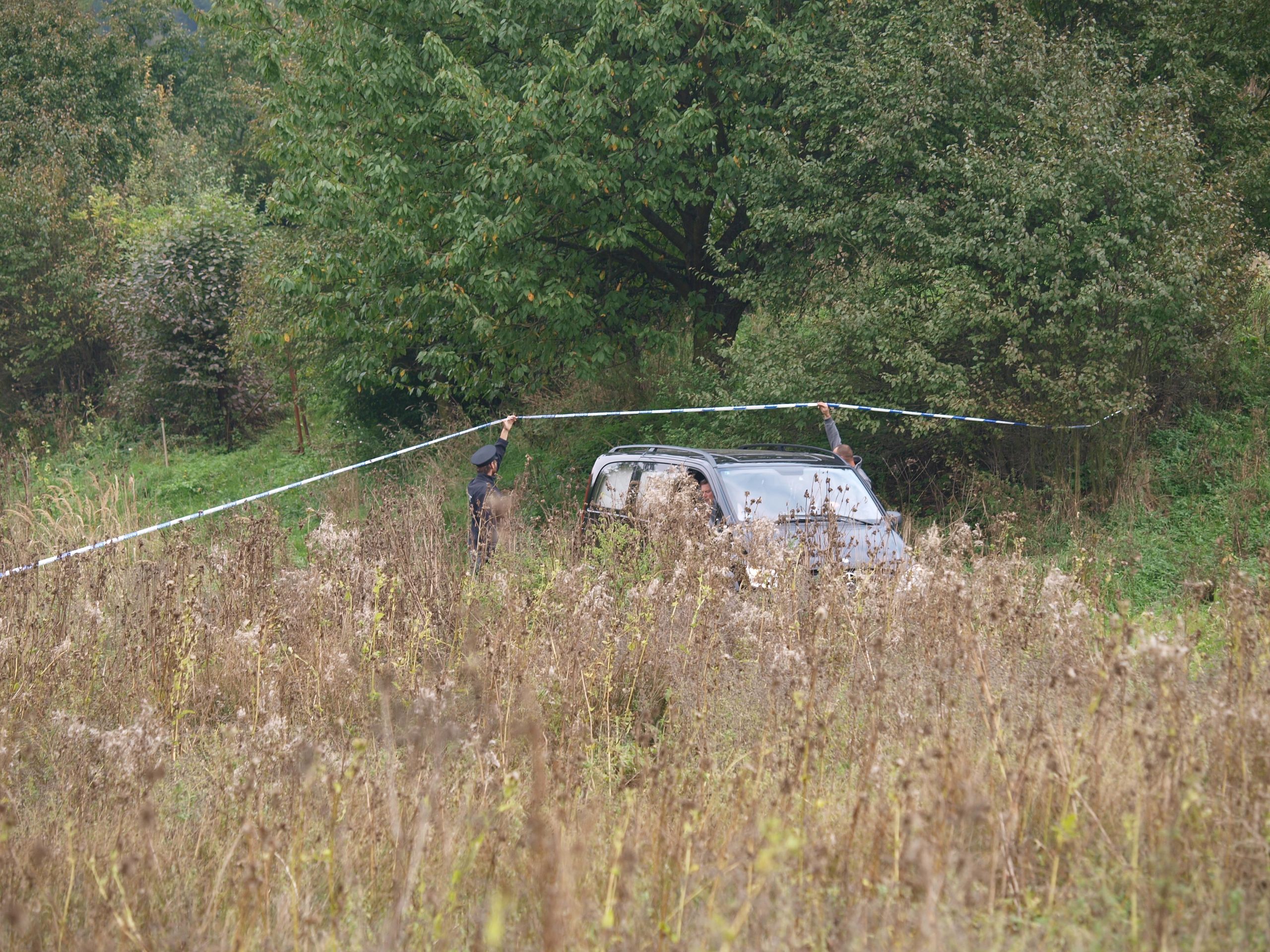 Na Rakovnicku byly nalazeny lidské ostatky - 2 - GALERIE: Na Rakovnicku nalezli policisté lidské ostatky. (5/6)