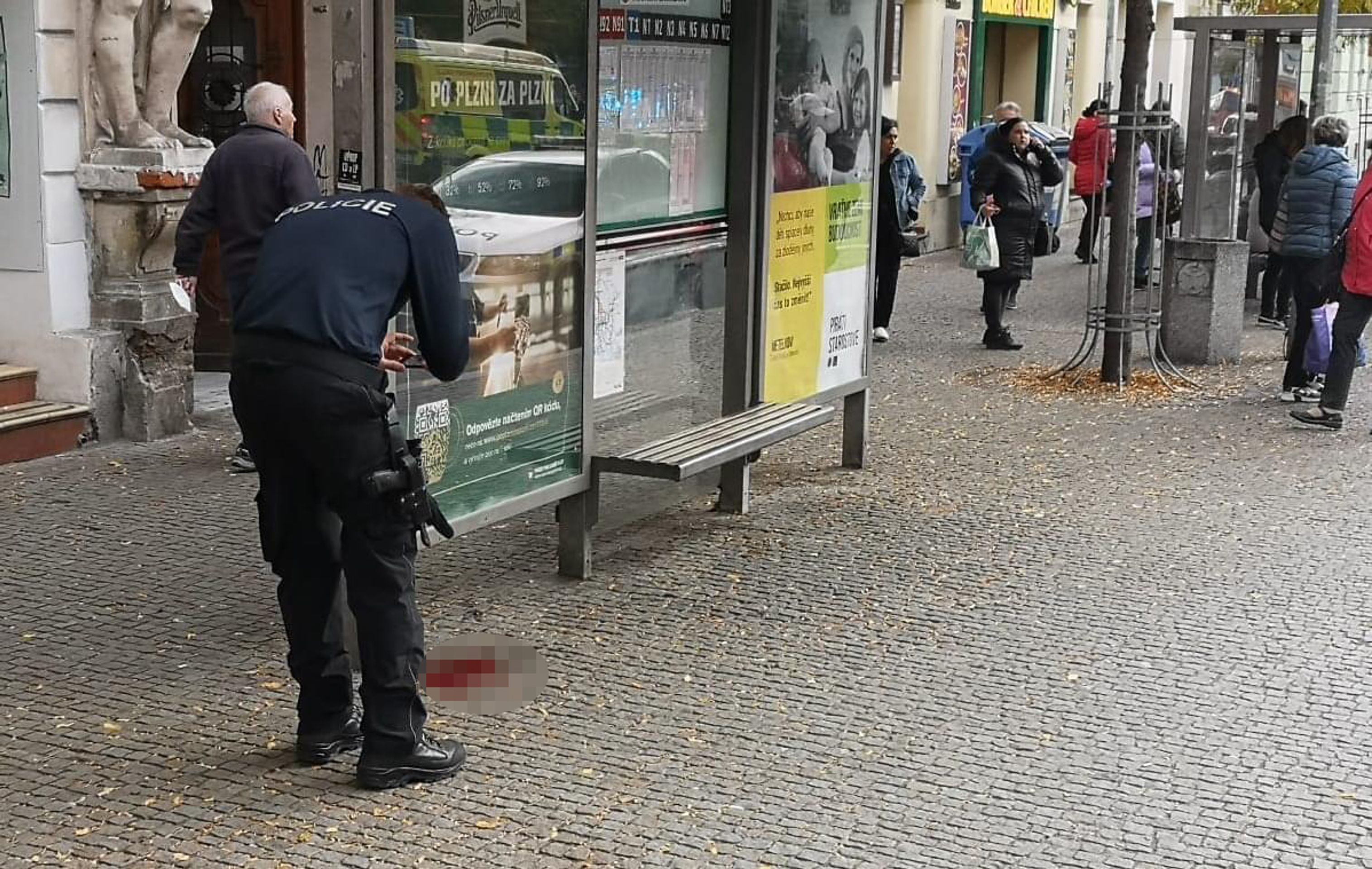 Napadení a zranění muže v centru Plzně (2) - Napadení a zranění muže v Plzni (3/6)