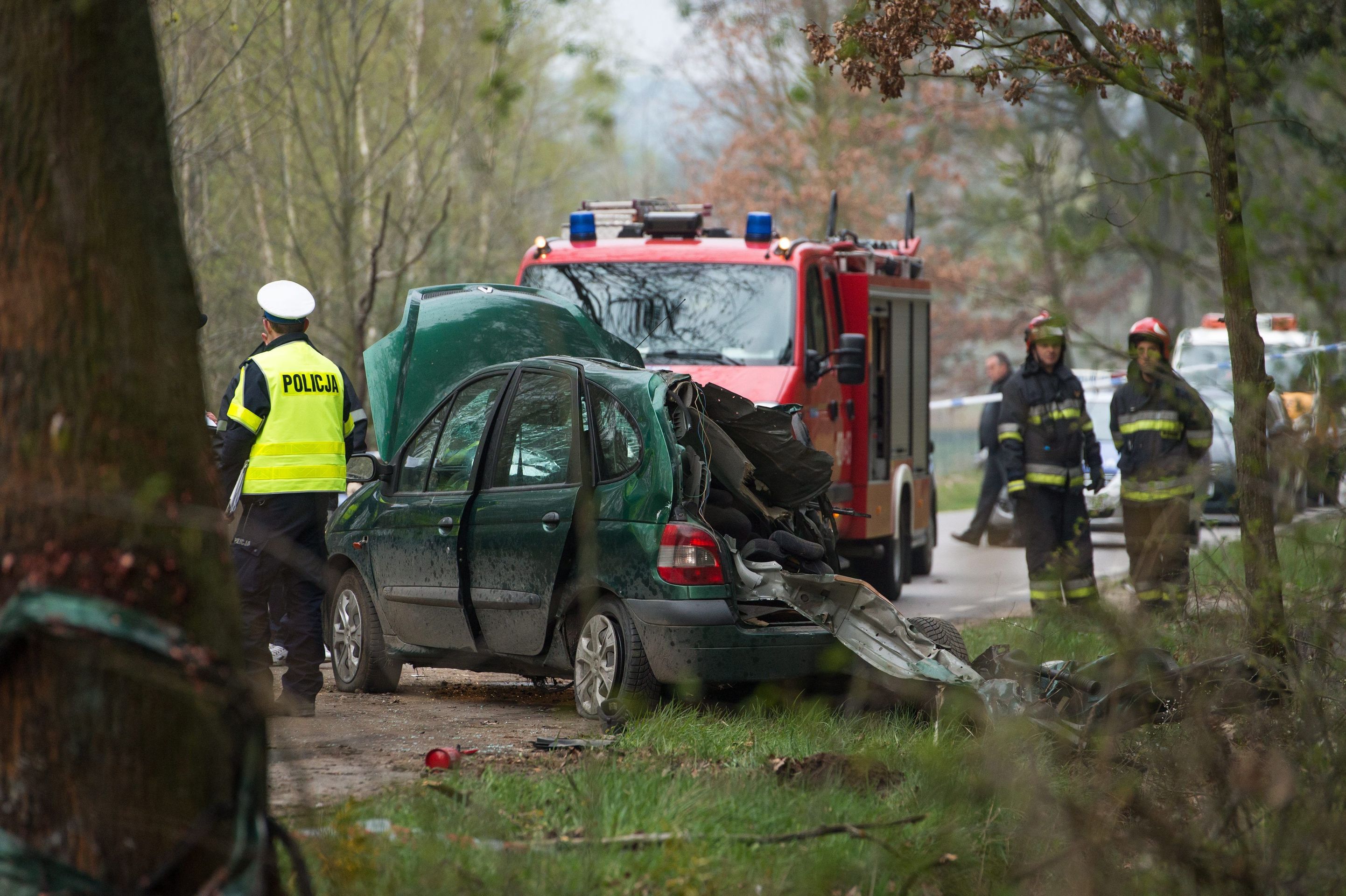 Autonehoda v obci Klamry - 1 - Nehoda s tragickými následky v obci Klamry (1/3)
