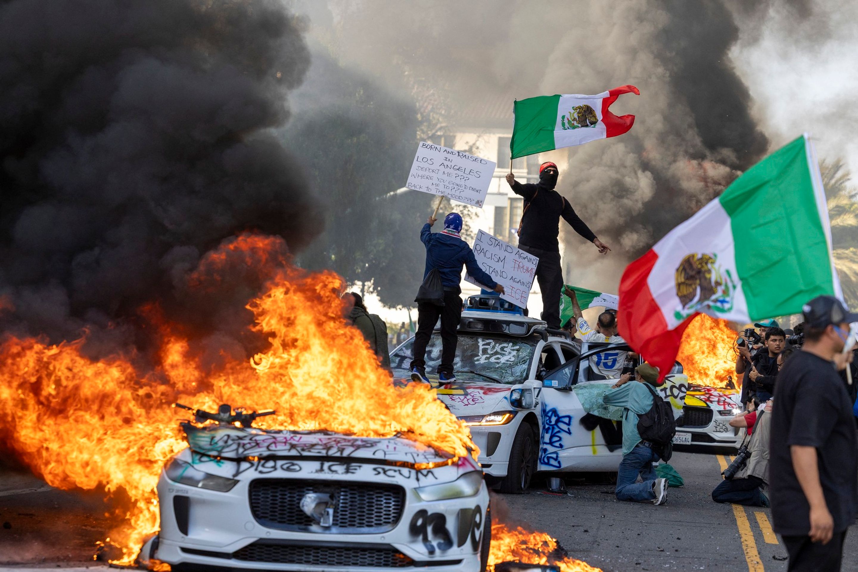 Protesty v Los Angeles, 9. 6. 2025 (1) - Protesty v Los Angeles (5/6)
