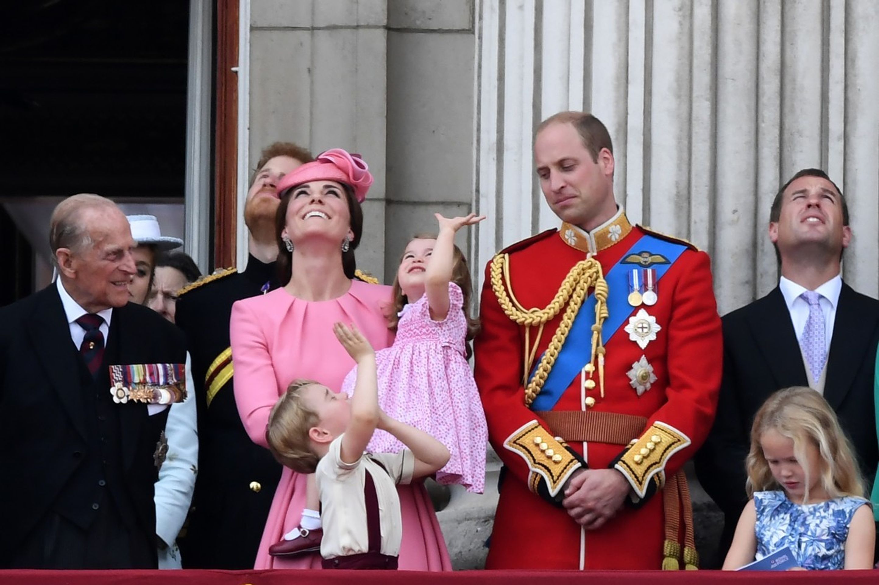 George a Charlotte na oslavě narozenin královny - 3 - GALERIE: William a Kate s dětmi (15/16)
