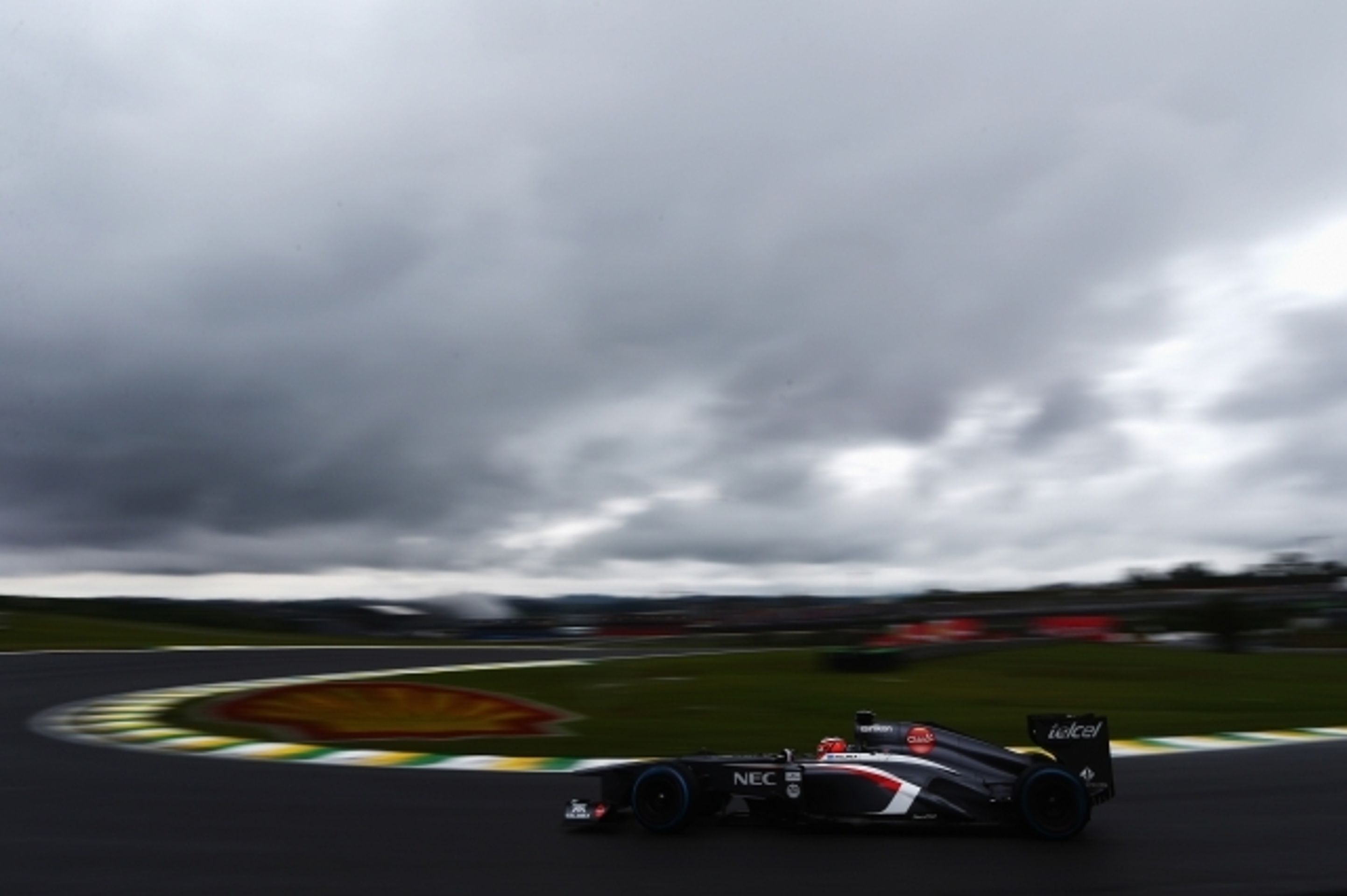 Kvalifikaci na Velkou cenu Brazílie F1 ovlivnil déšť - 3 - GALERIE: Kvalifikace na Velkou cenu Brazílie F1 propršela (5/8)