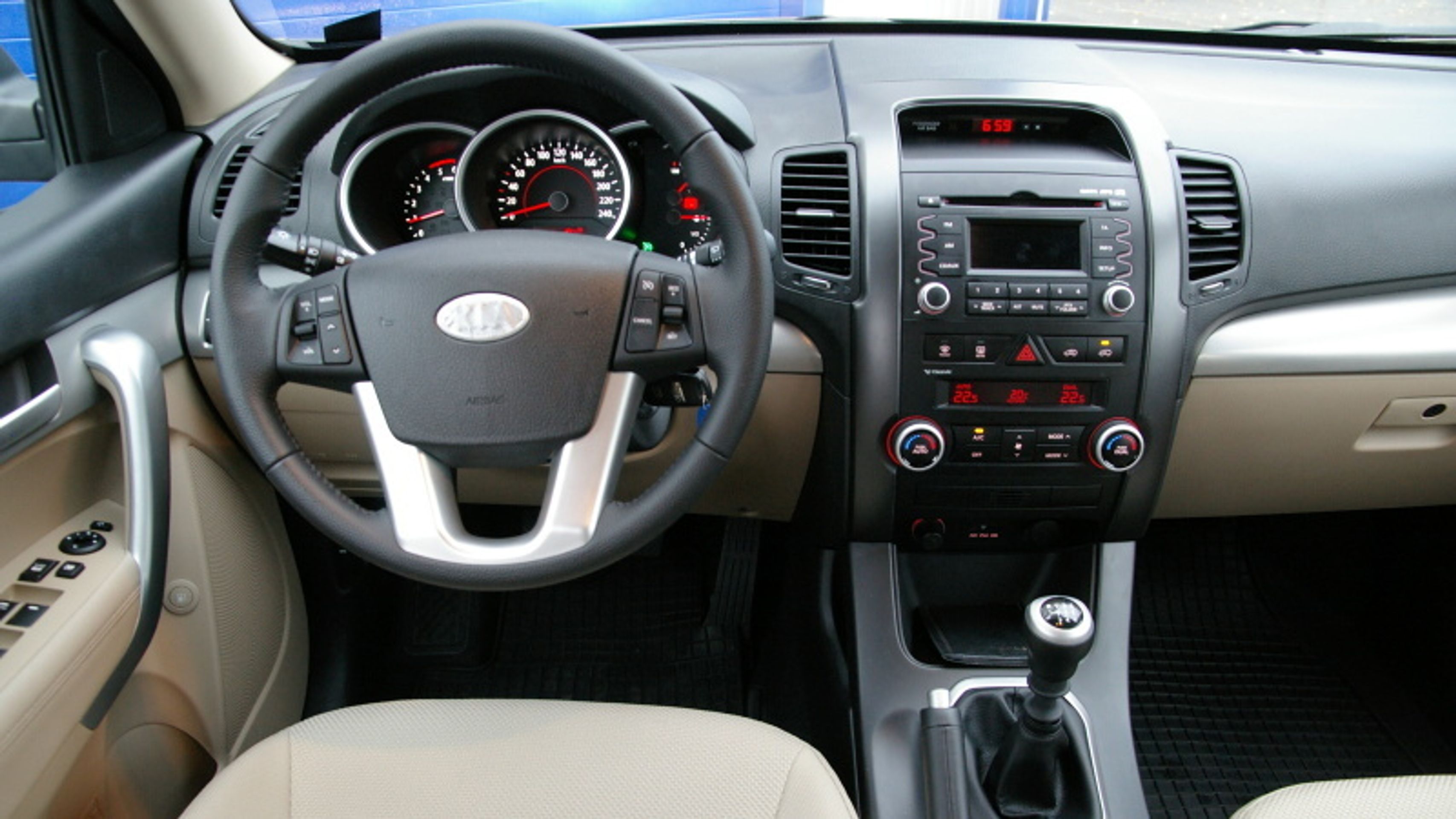 Kia Sorento-5 - GALERIE Kia Sorento (4/8)