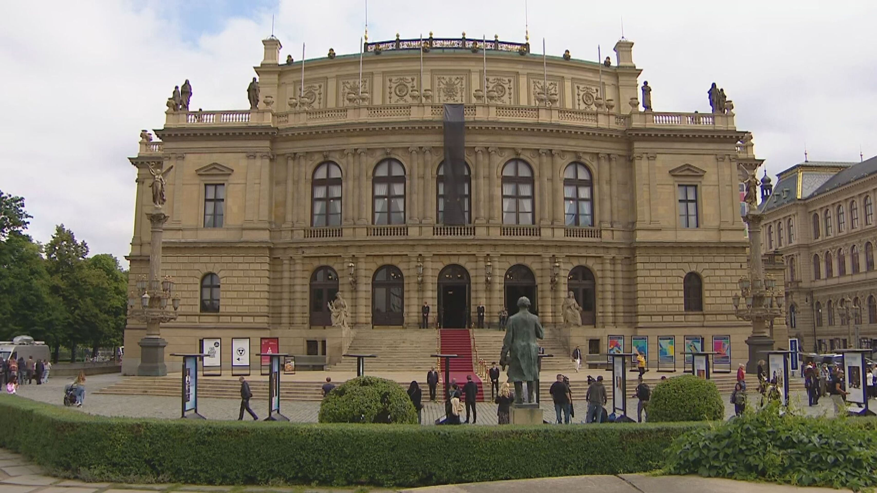 Poslední rozloučení s Jiřím Bartoškou - Poslední rozloučení s Jiřím Bartoškou (4/11)