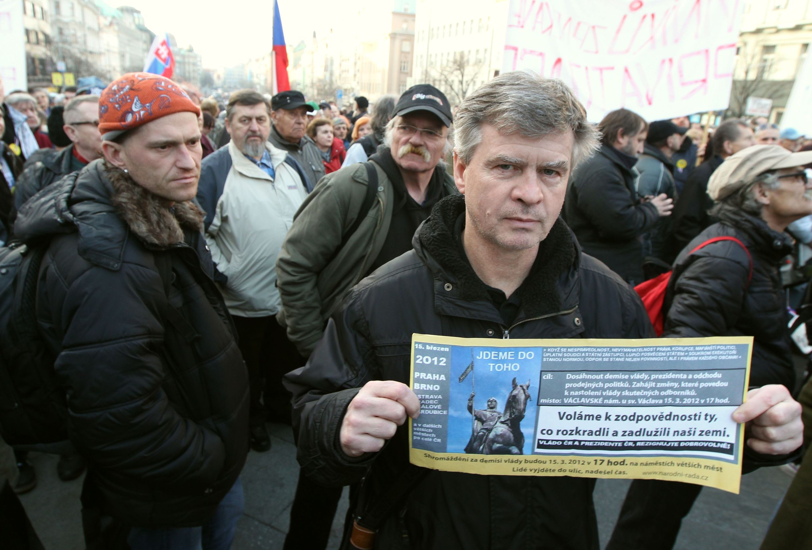 Lidé demonstrují proti vládě ČR a prezidentovi - 11 - Lidé protestují proti vládě Petra Nečase a prezidentu Klausovi (11/15)