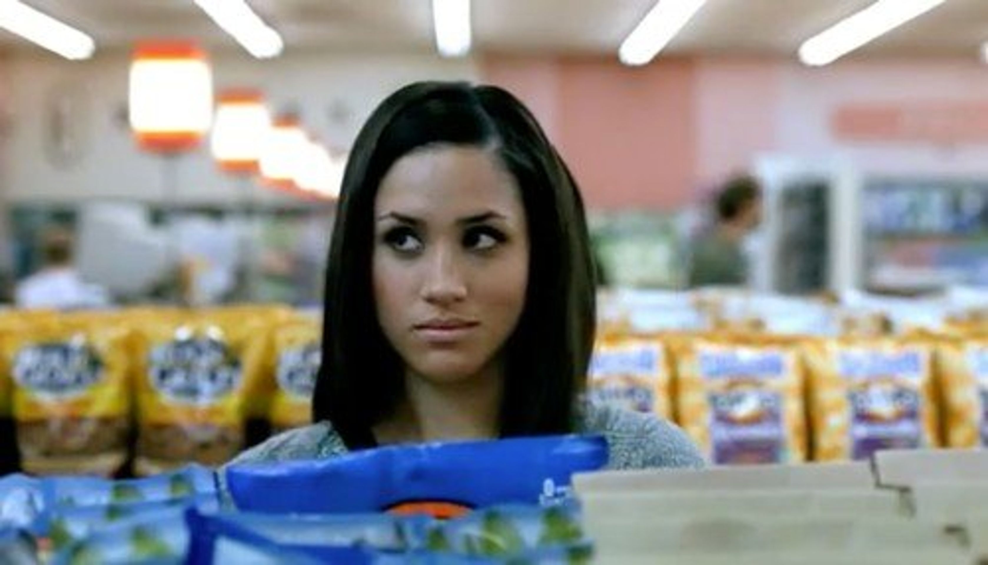 Meghan Markle v reklamě na chipsy - GALERIE: 10 years challenge v podání královské rodiny (7/12)
