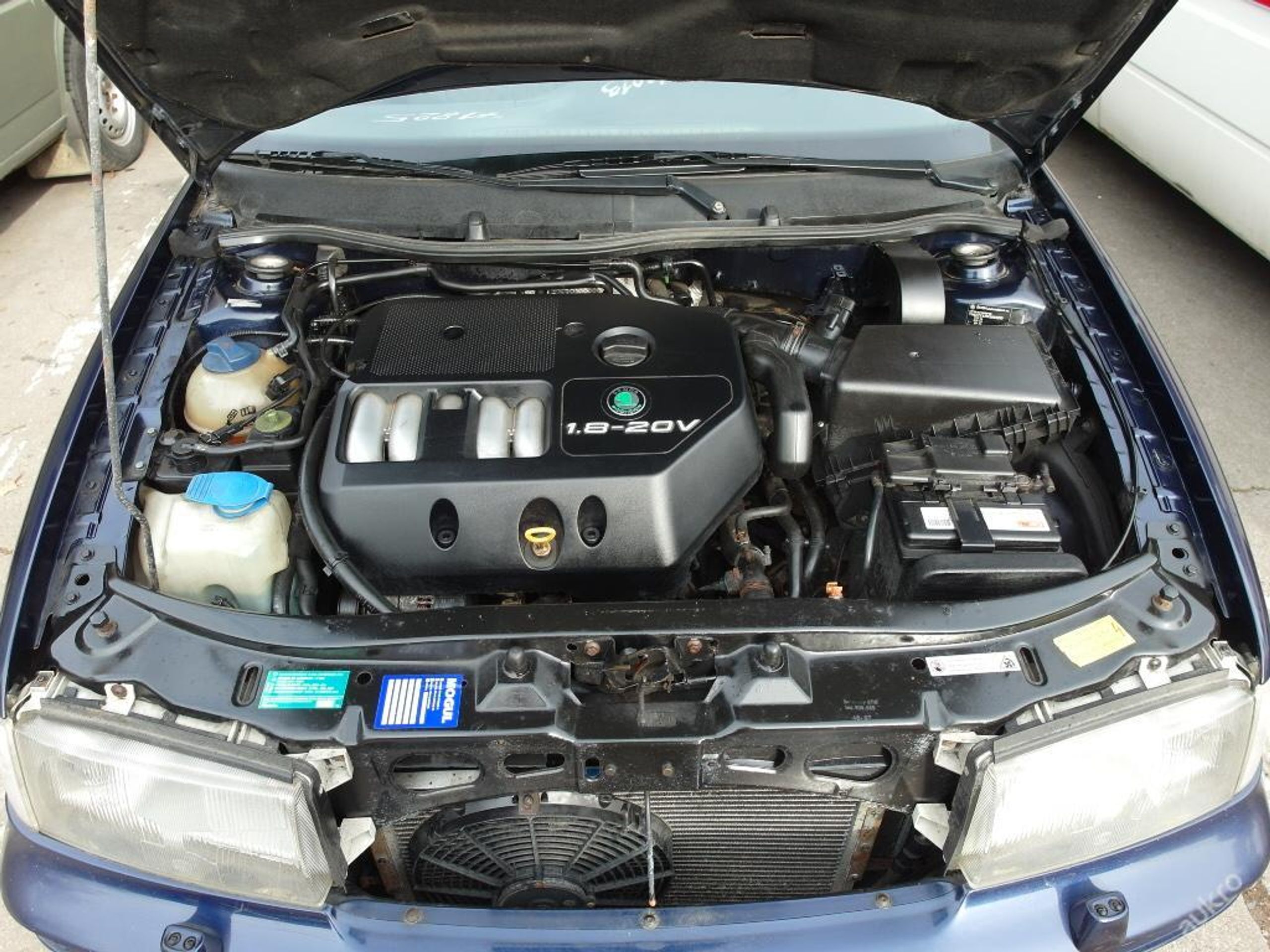 Škoda Octavia 1,8 SLX 20V Klimatizace - 4 - GALERIE: Škoda Octavia 1,8 SLX 20V Klimatizace (4/4)