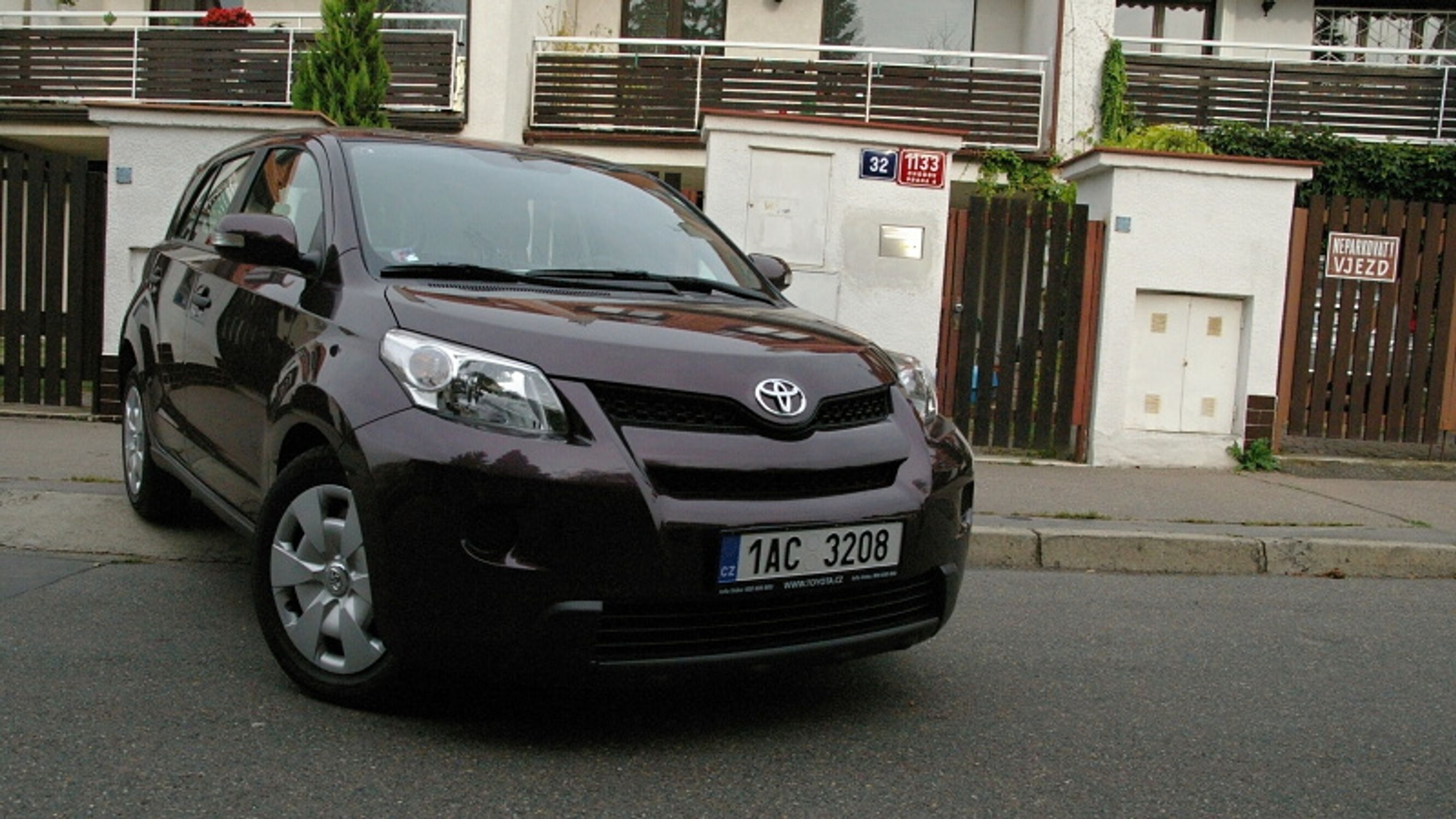 Toyota Urban Cruiser-1 - GALERIE Toyota Urban Cruiser (6/8)