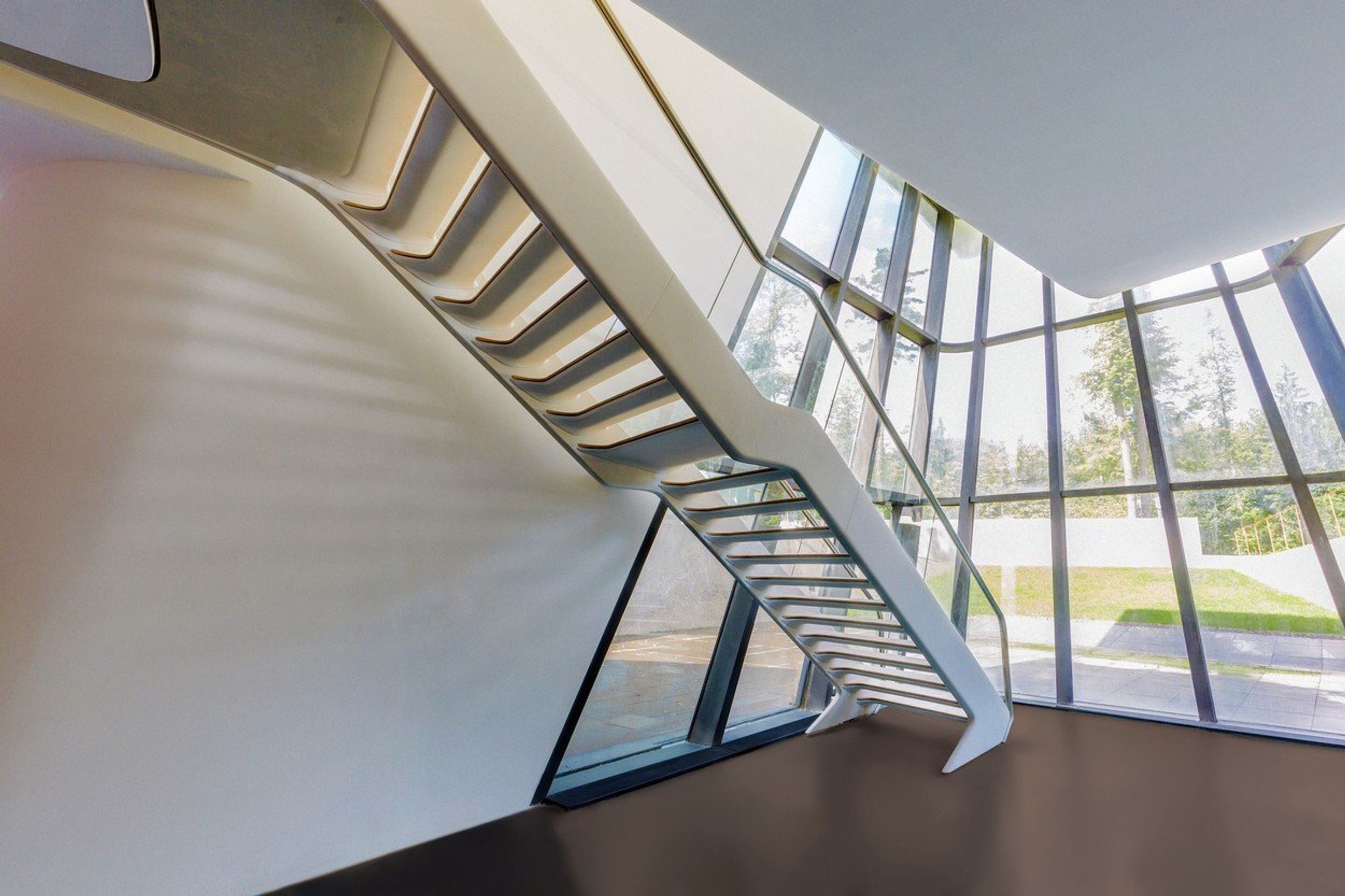 Vesmírná loď Zahy Hadid - 1 - GALERIE: Vesmírná loď Zahy Hadid (5/6)