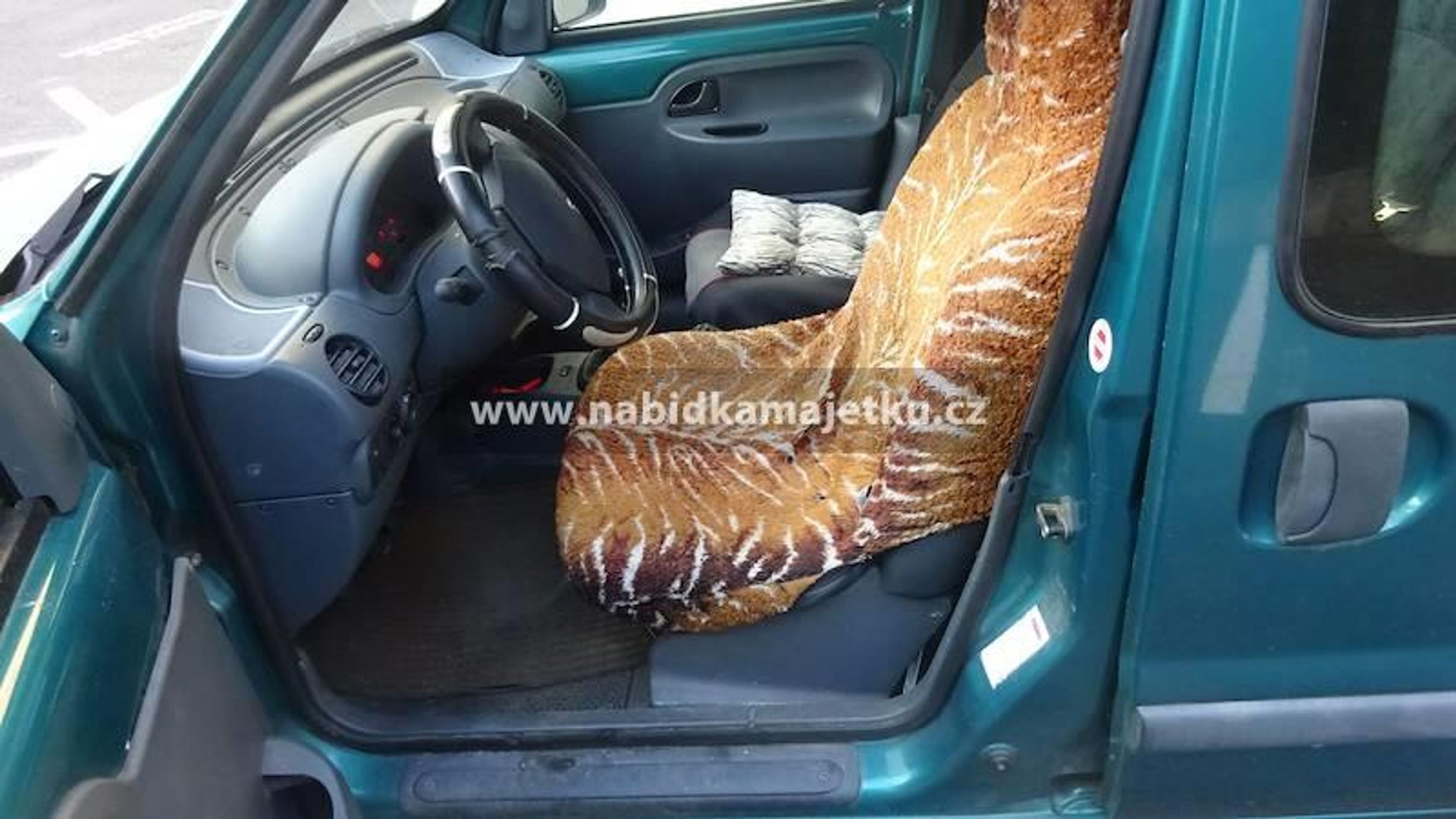 Osobní automobil Renault Kangoo, Příbram - Stát rozprodává majetek (53/64)