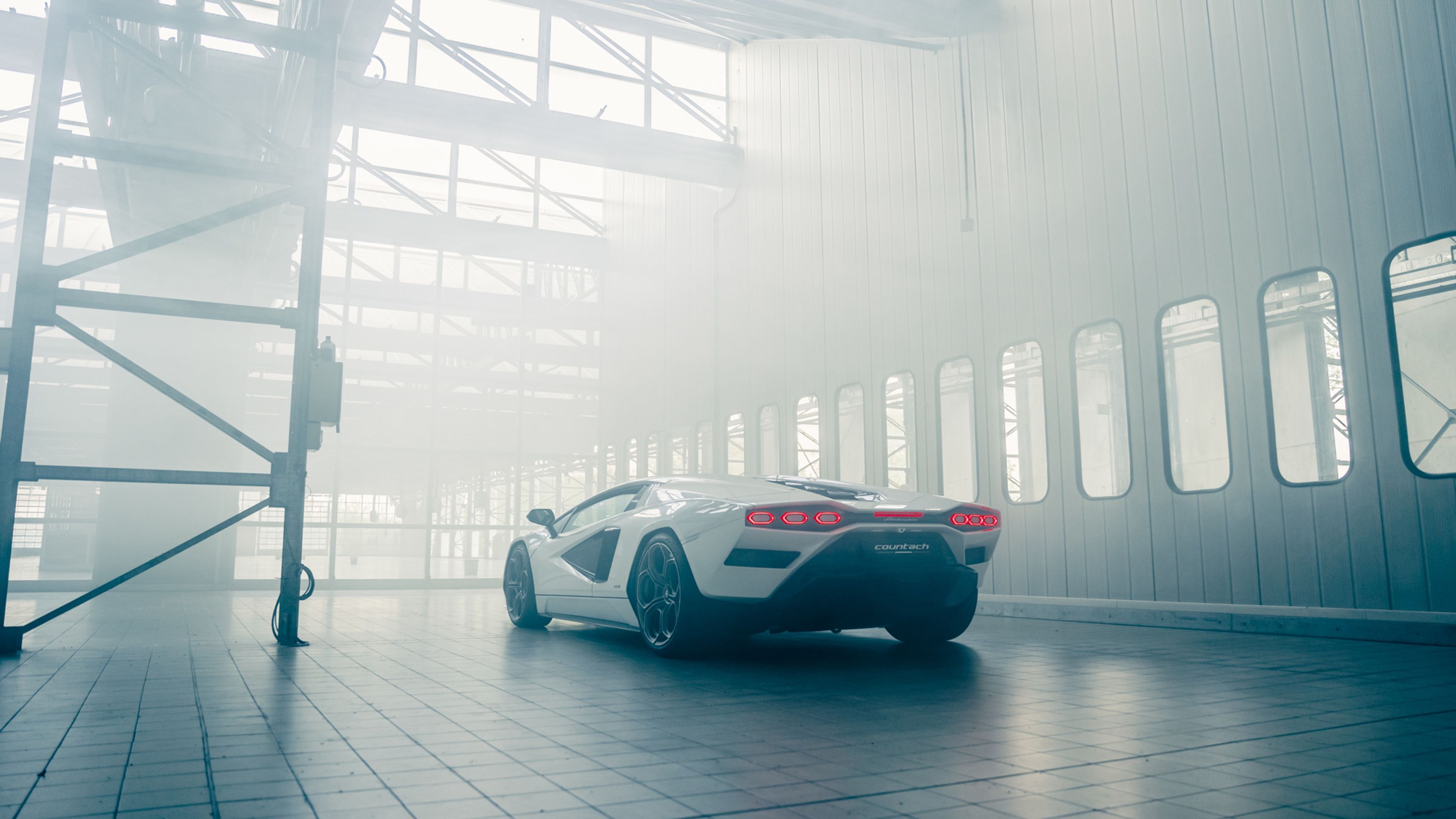 Lamborghini Countach - 42 - Fotogalerie: Ikonické Lambo Countach v nové podobě (18/19)
